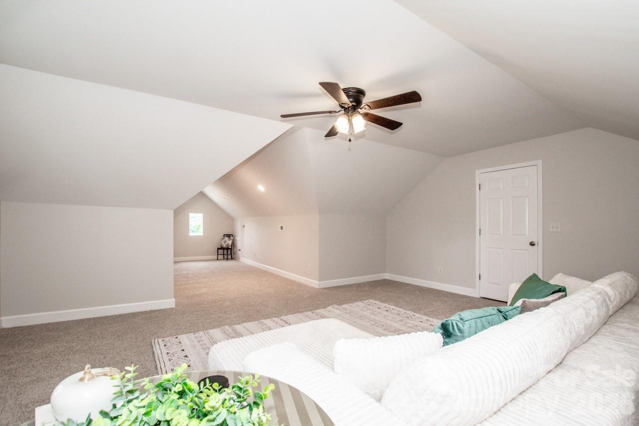 3211 Oakdale Road — Charlotte