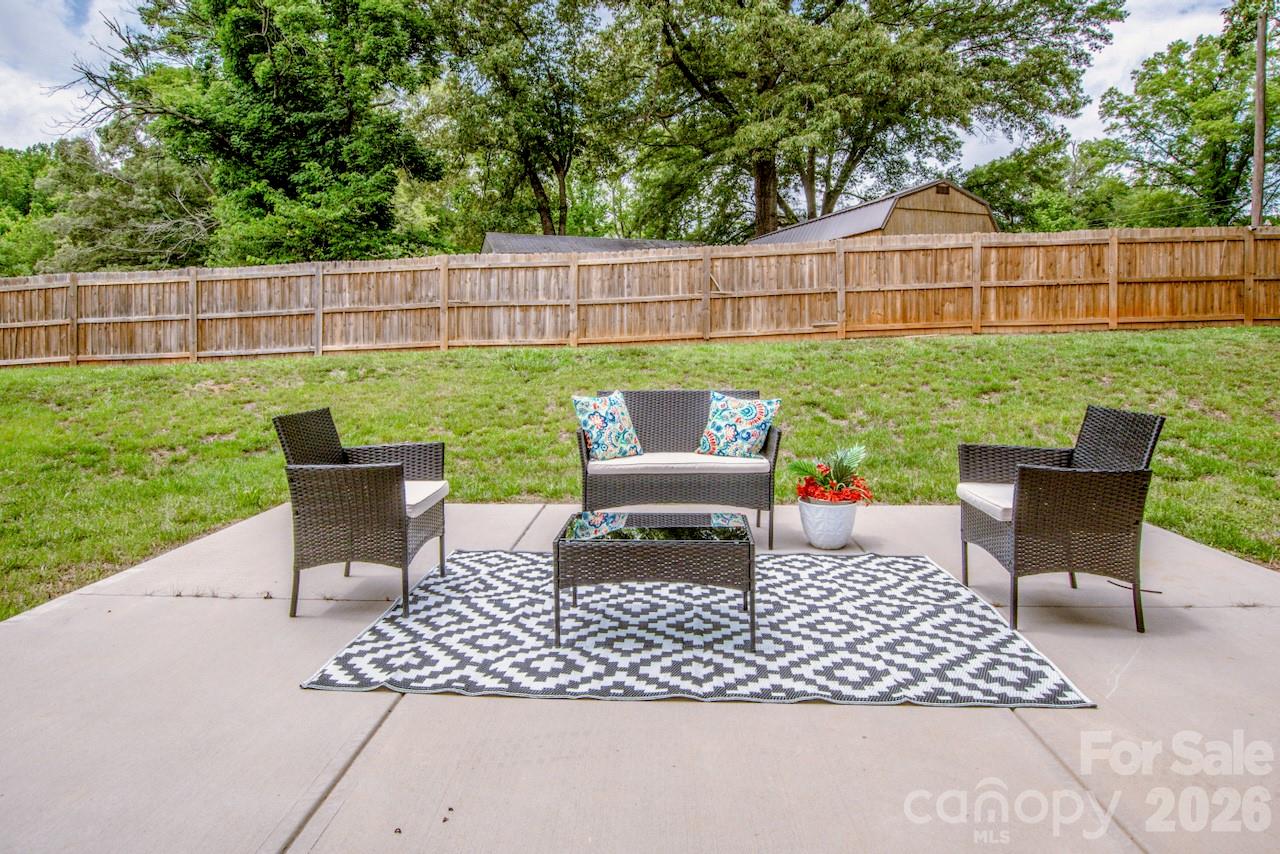 3211 Oakdale Road — Charlotte