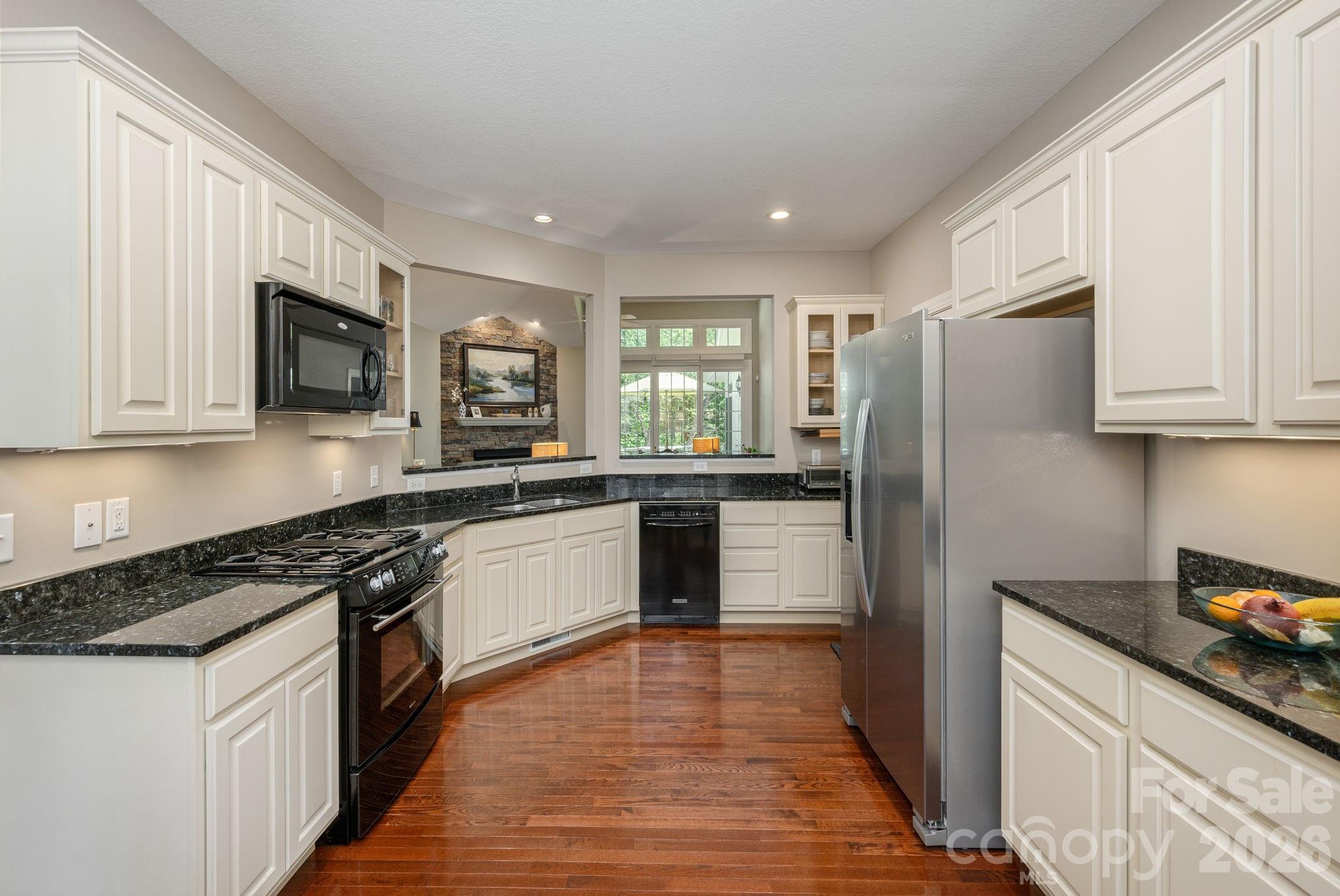 113 CHANCERY Court — Flat Rock