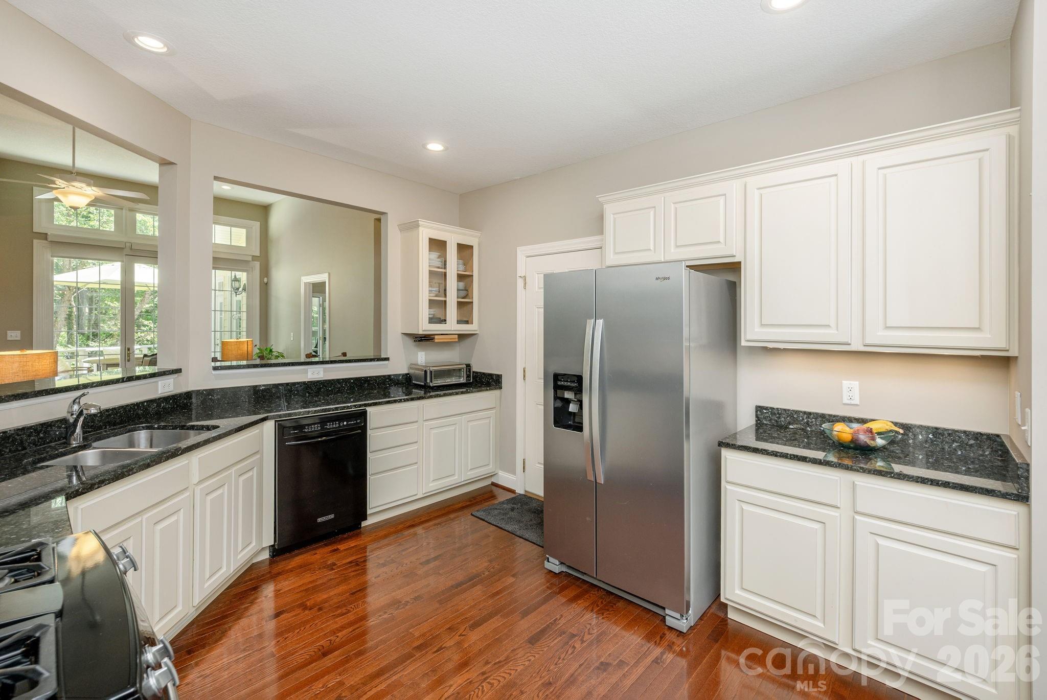 113 CHANCERY Court — Flat Rock