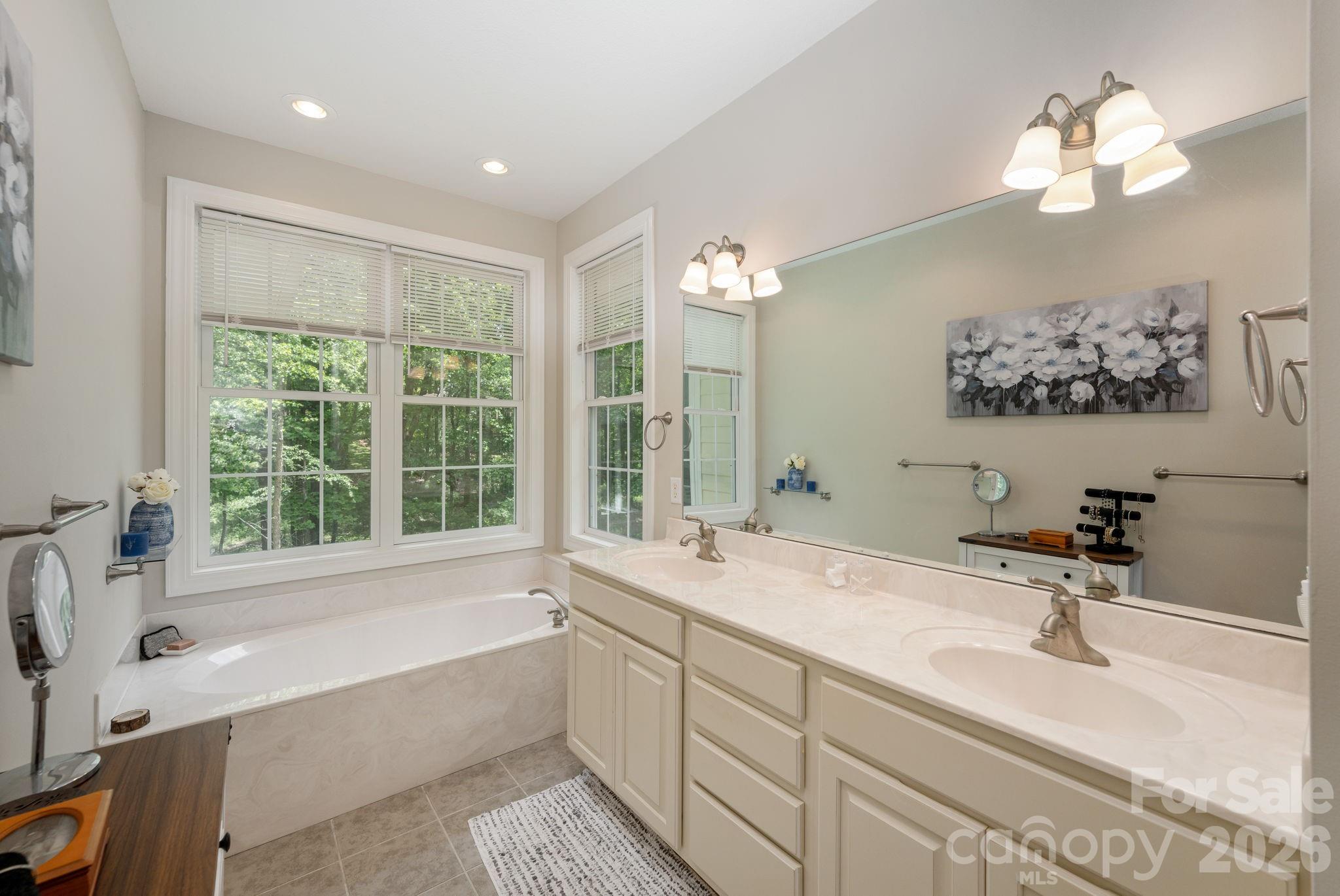 113 CHANCERY Court — Flat Rock
