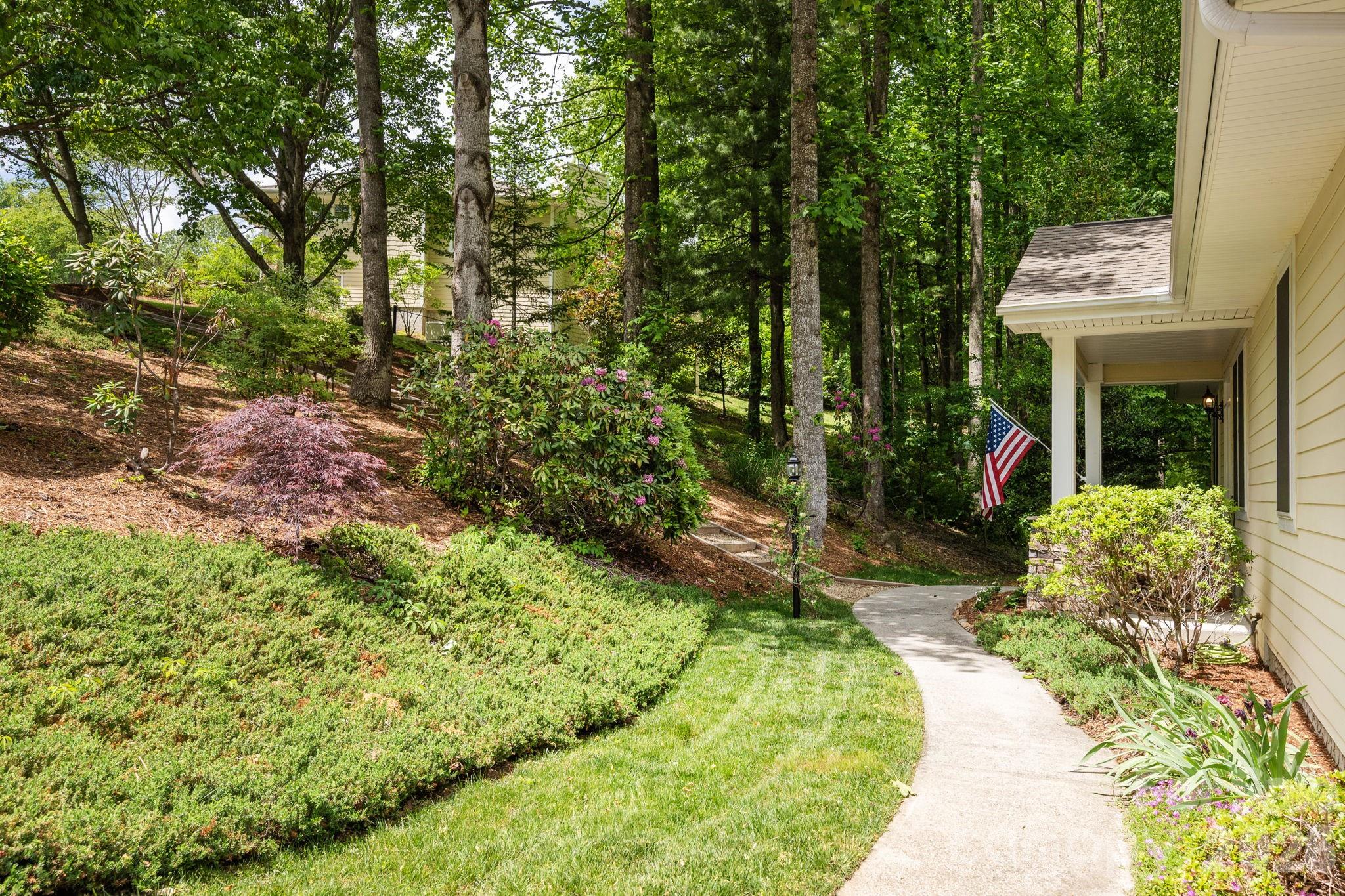 113 CHANCERY Court — Flat Rock
