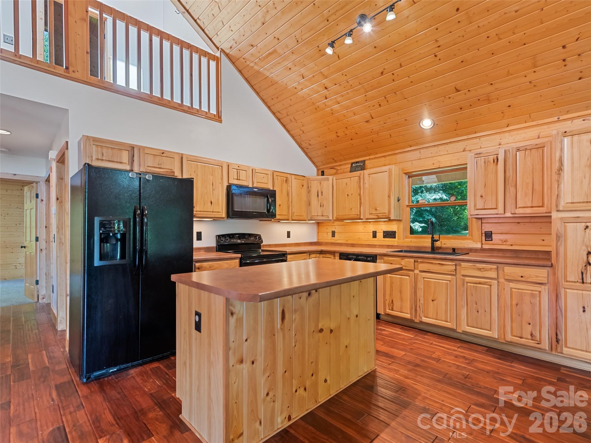 51 Stony Pond Lane — Canton