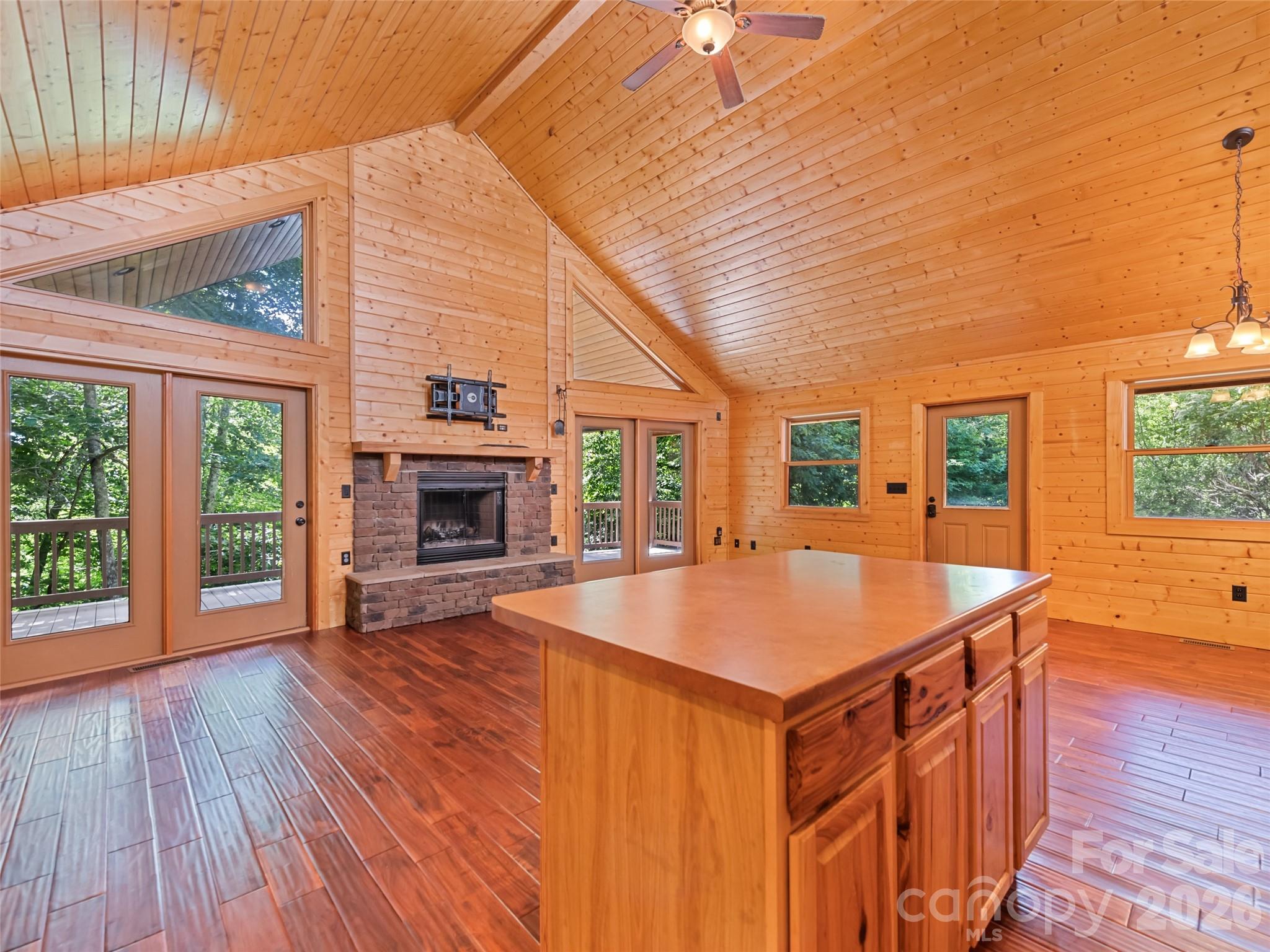 51 Stony Pond Lane — Canton