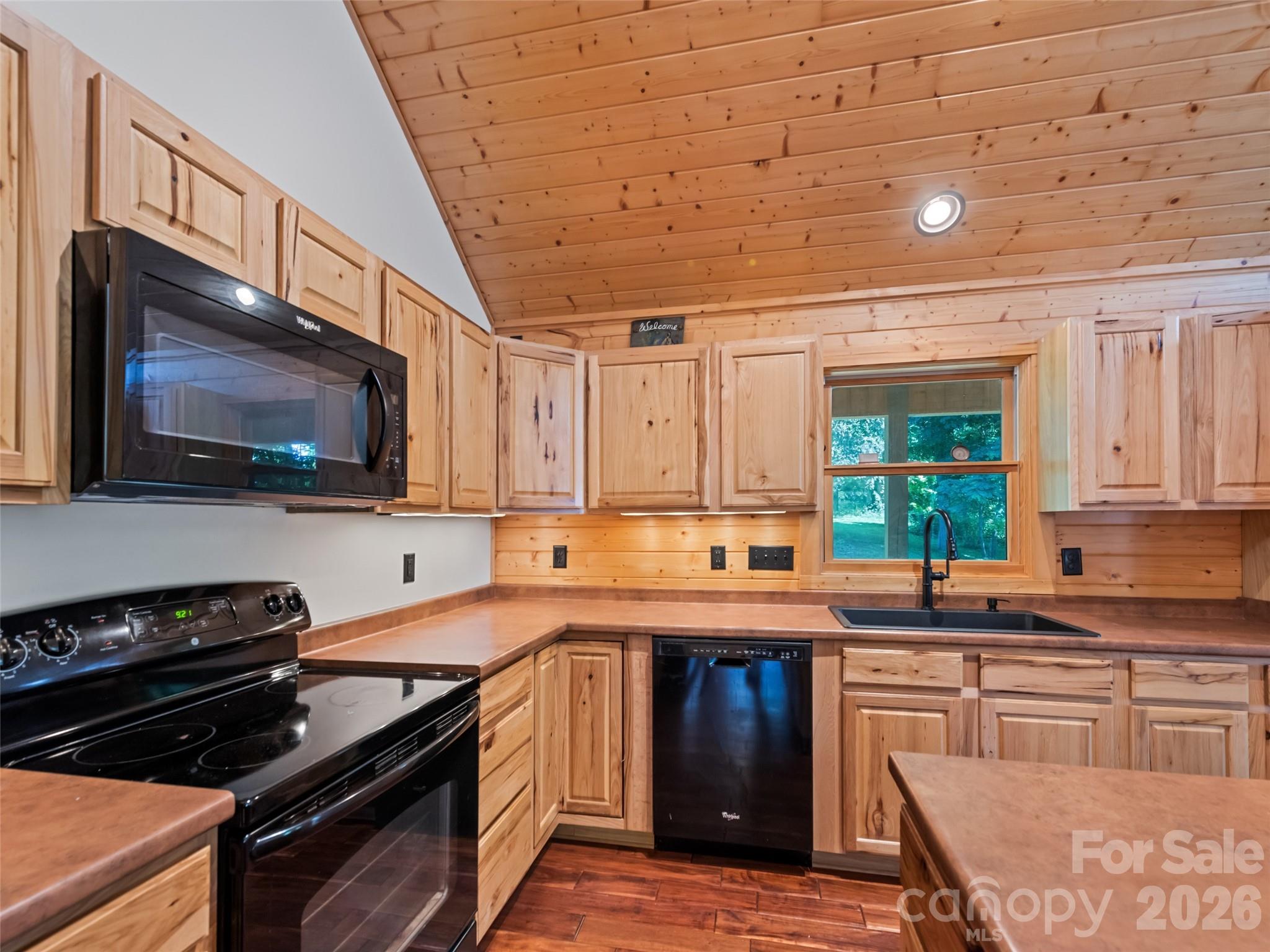 51 Stony Pond Lane — Canton