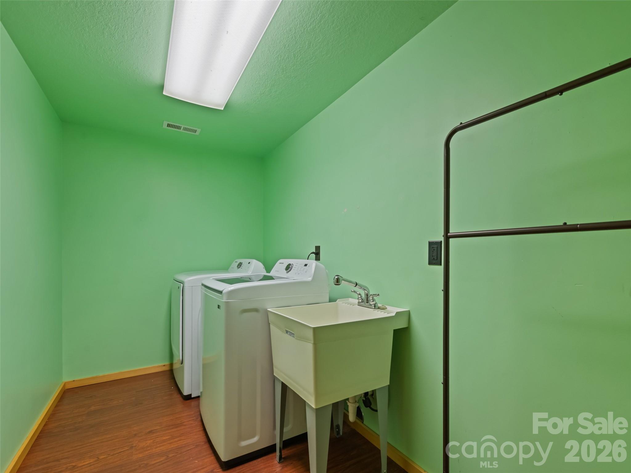 51 Stony Pond Lane — Canton