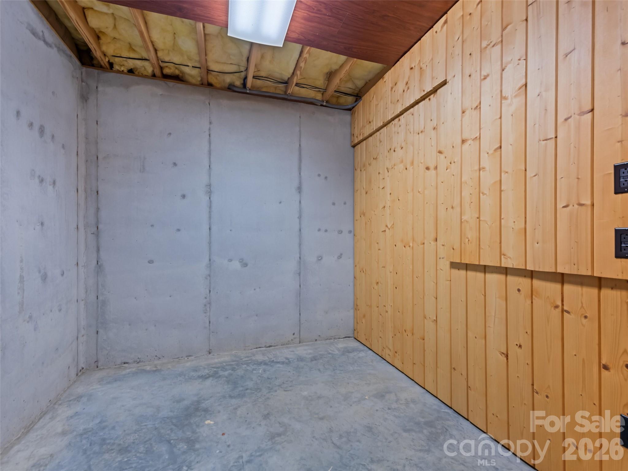 51 Stony Pond Lane — Canton