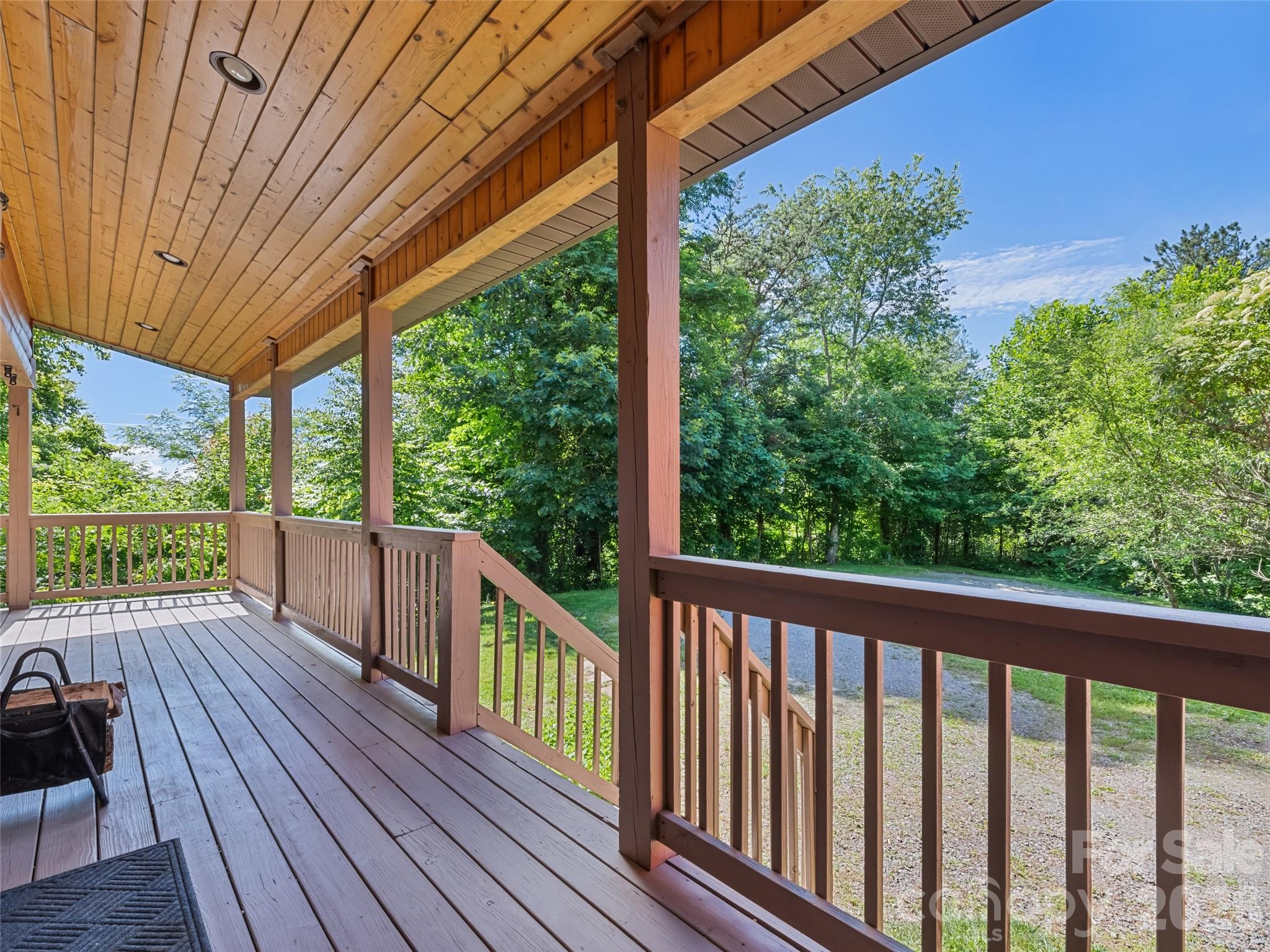 51 Stony Pond Lane — Canton