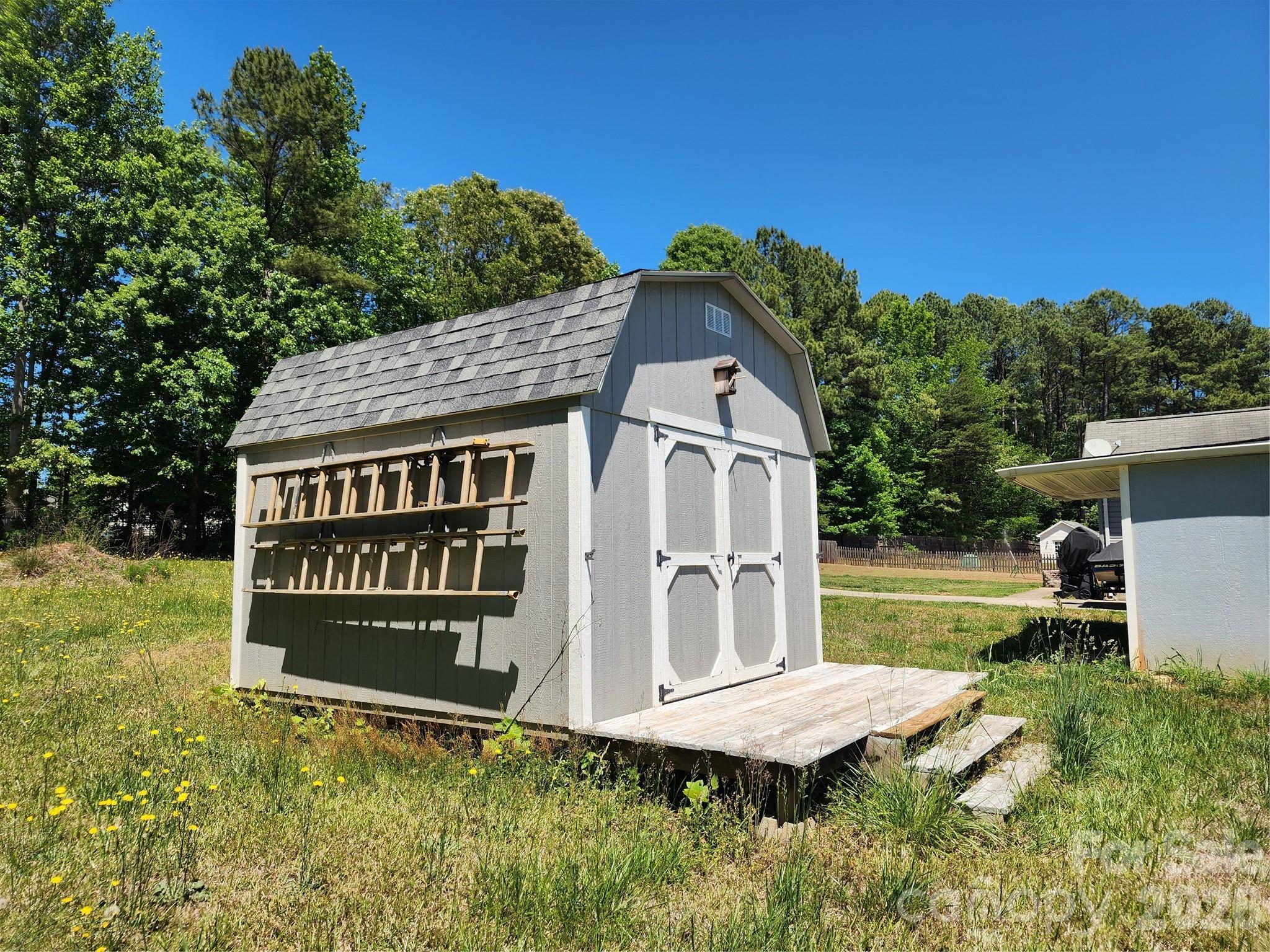 189 Brook Creek Drive — Troutman