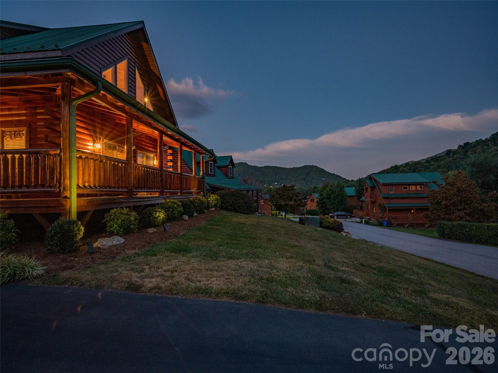 242 Panoramic Loop — Maggie Valley