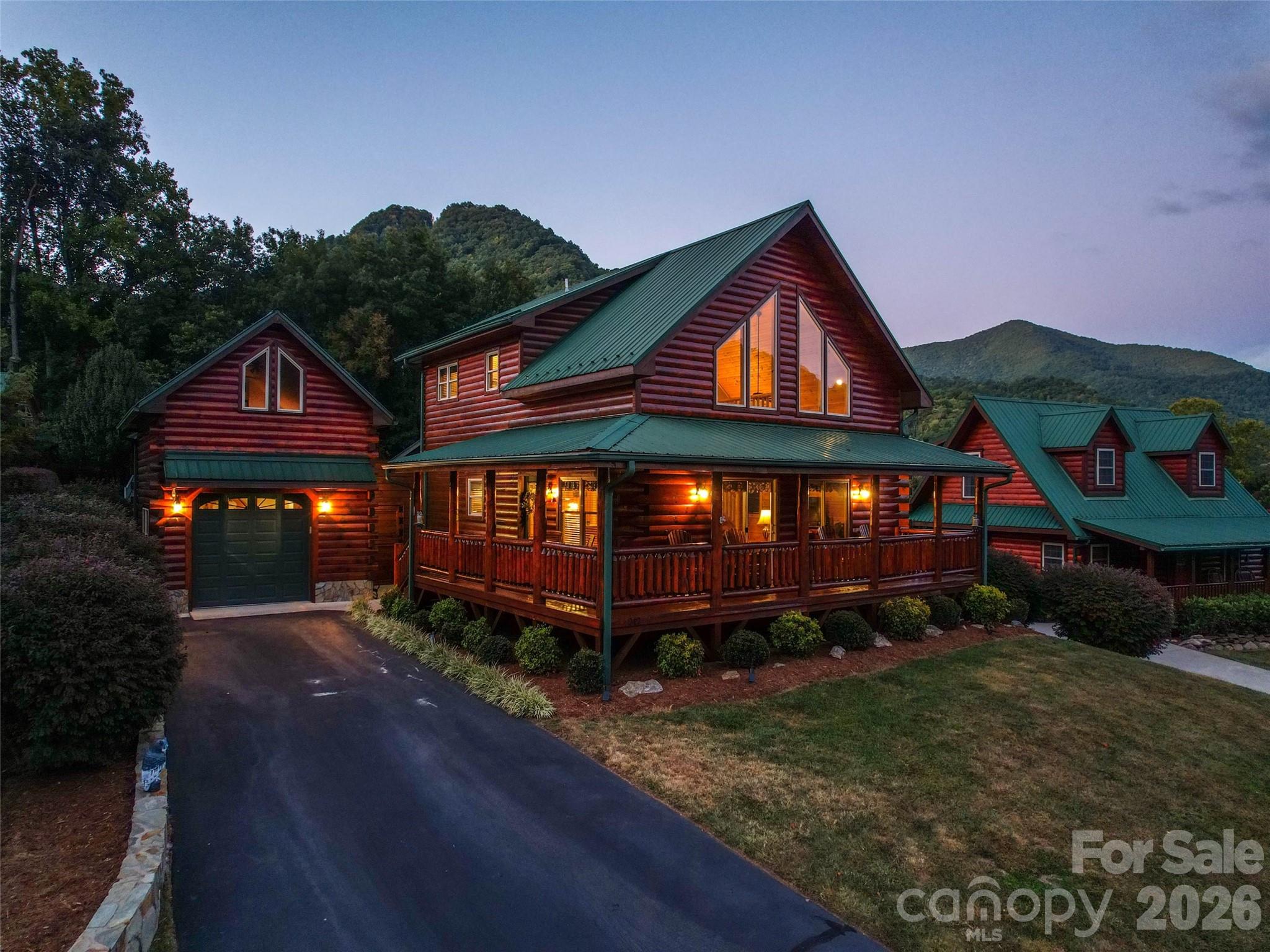 242 Panoramic Loop — Maggie Valley