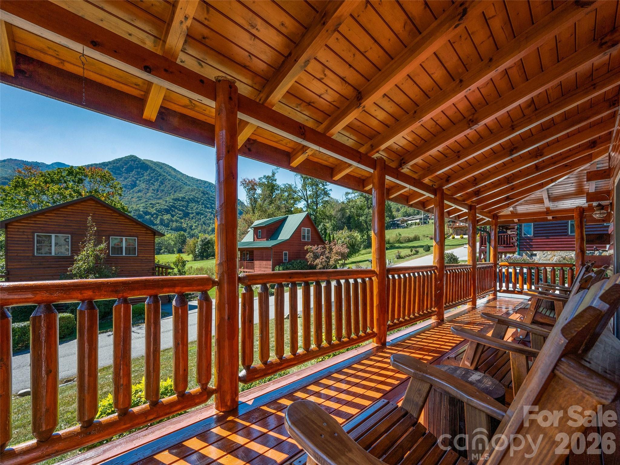 242 Panoramic Loop — Maggie Valley