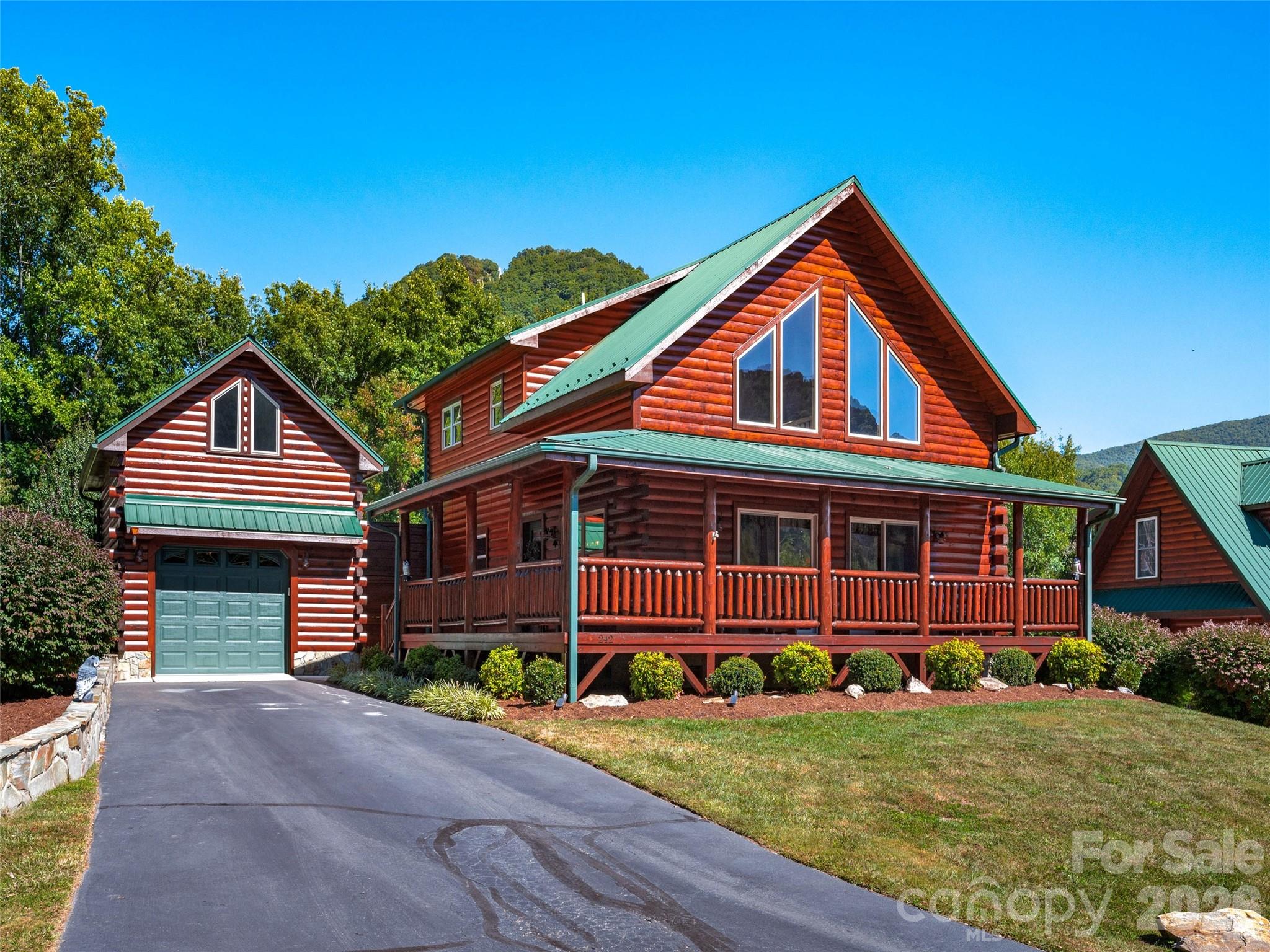 242 Panoramic Loop — Maggie Valley
