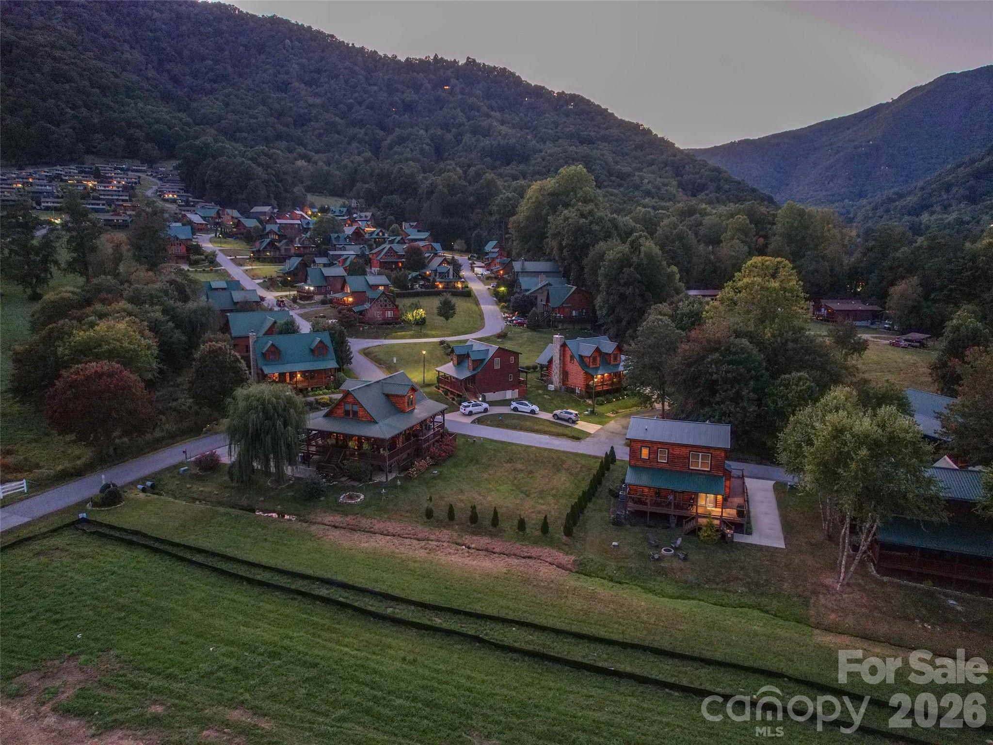 242 Panoramic Loop — Maggie Valley