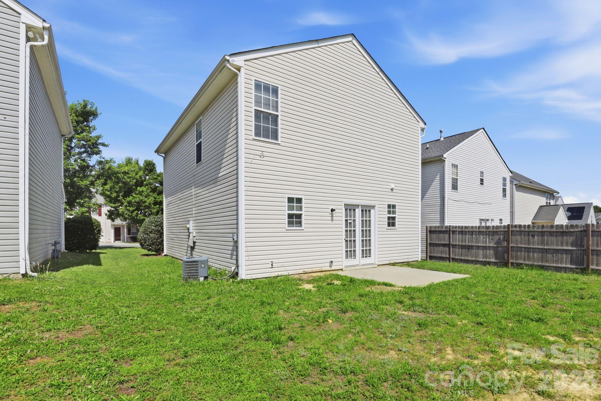5623 Henderson Oaks Drive — Charlotte