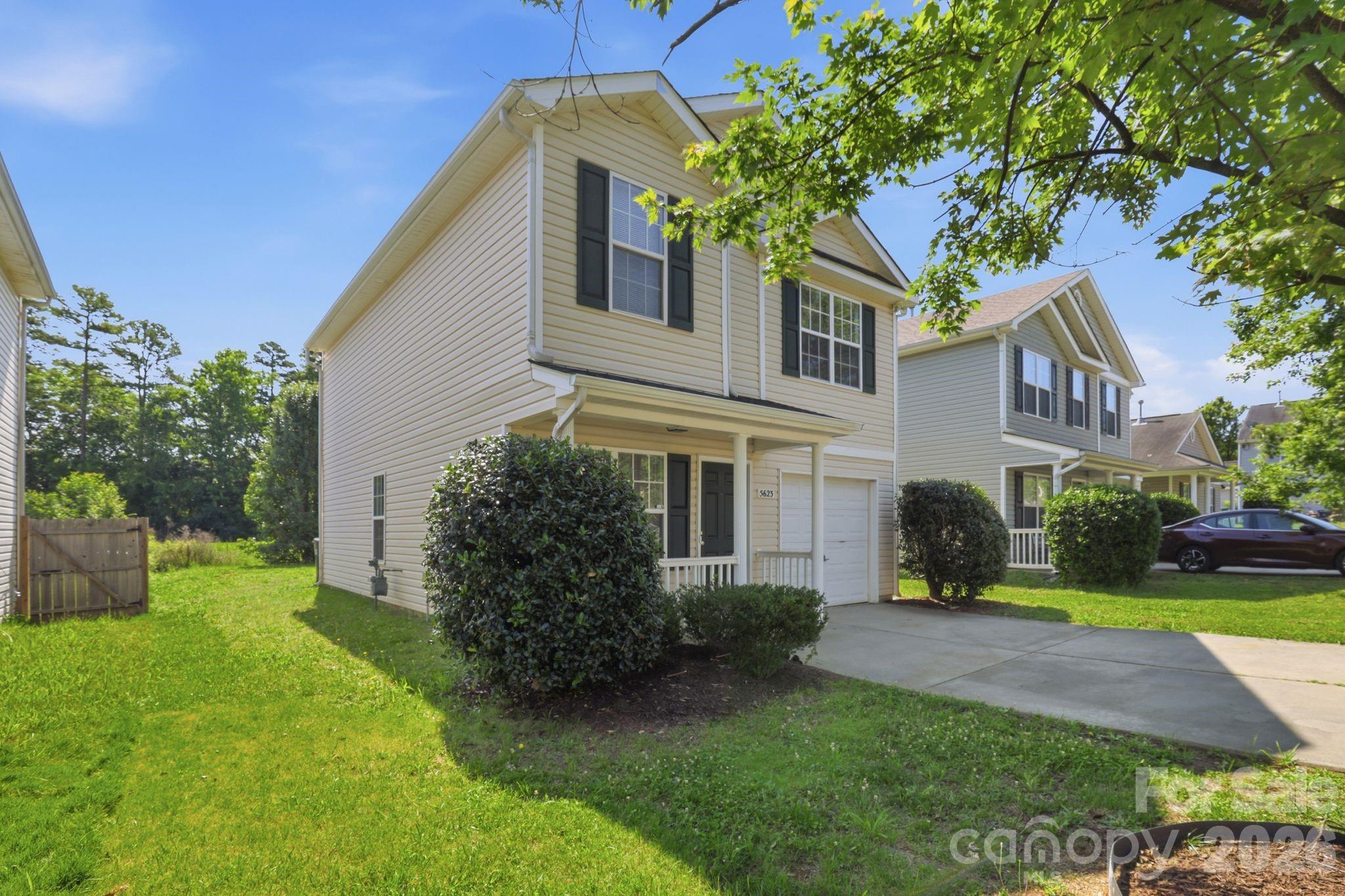 5623 Henderson Oaks Drive — Charlotte