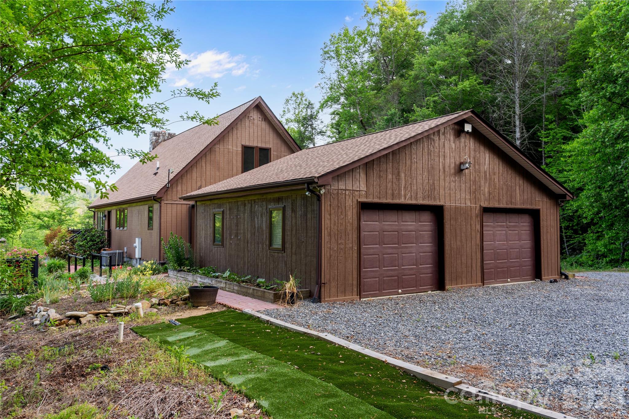 6029 Mulberry Church Road — Lenoir