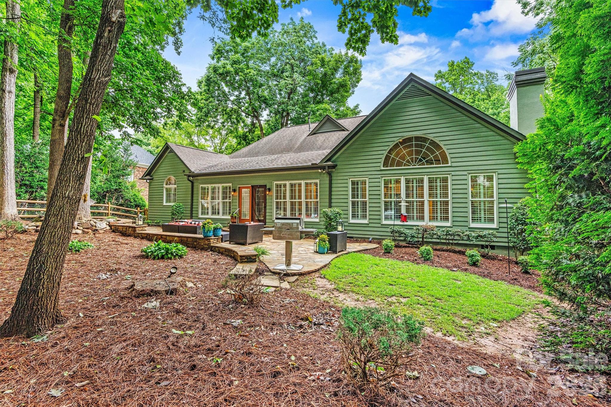 5028 Foxbriar Trail — Charlotte