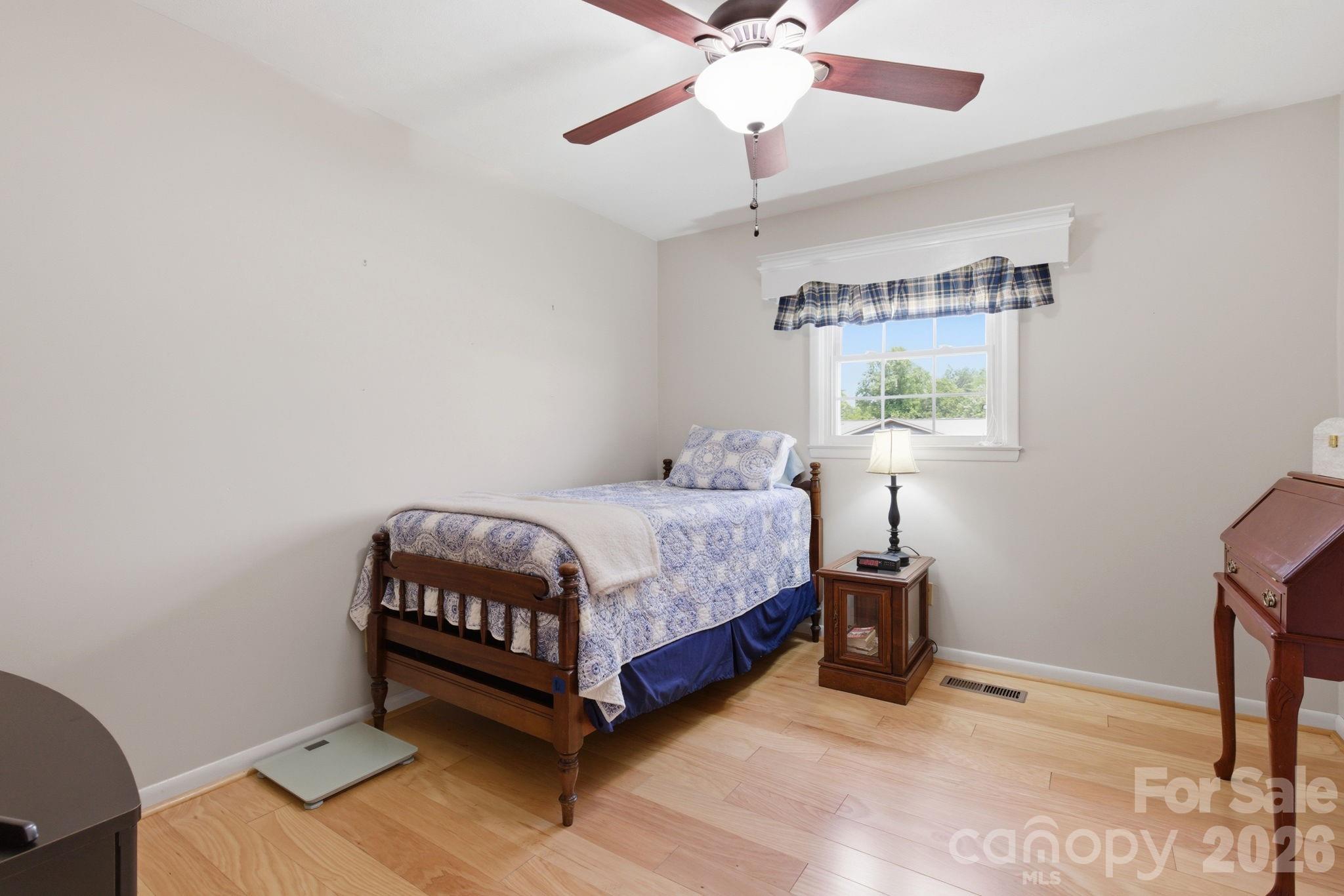 912 Briggs Street NW — Valdese