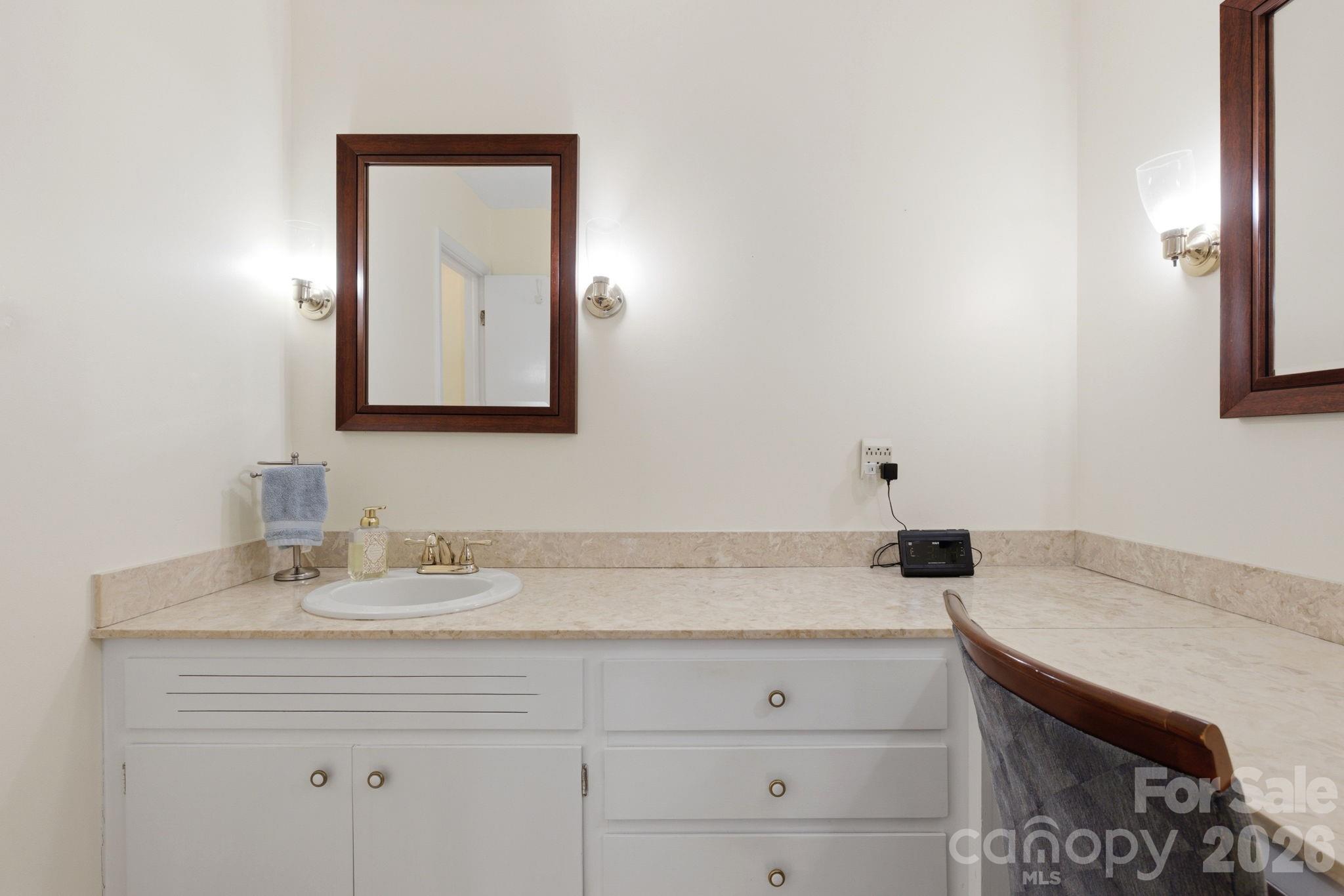 912 Briggs Street NW — Valdese