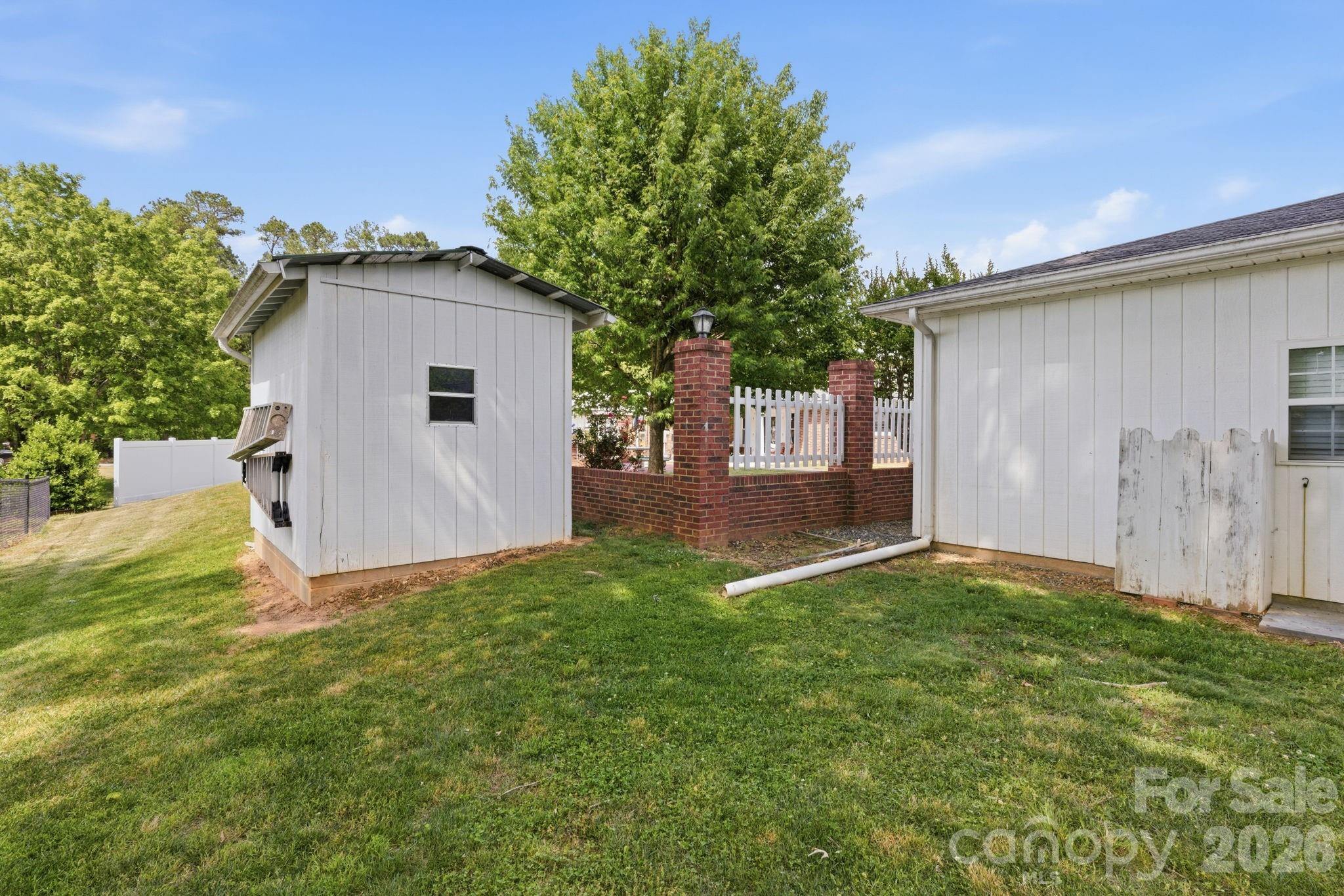 912 Briggs Street NW — Valdese