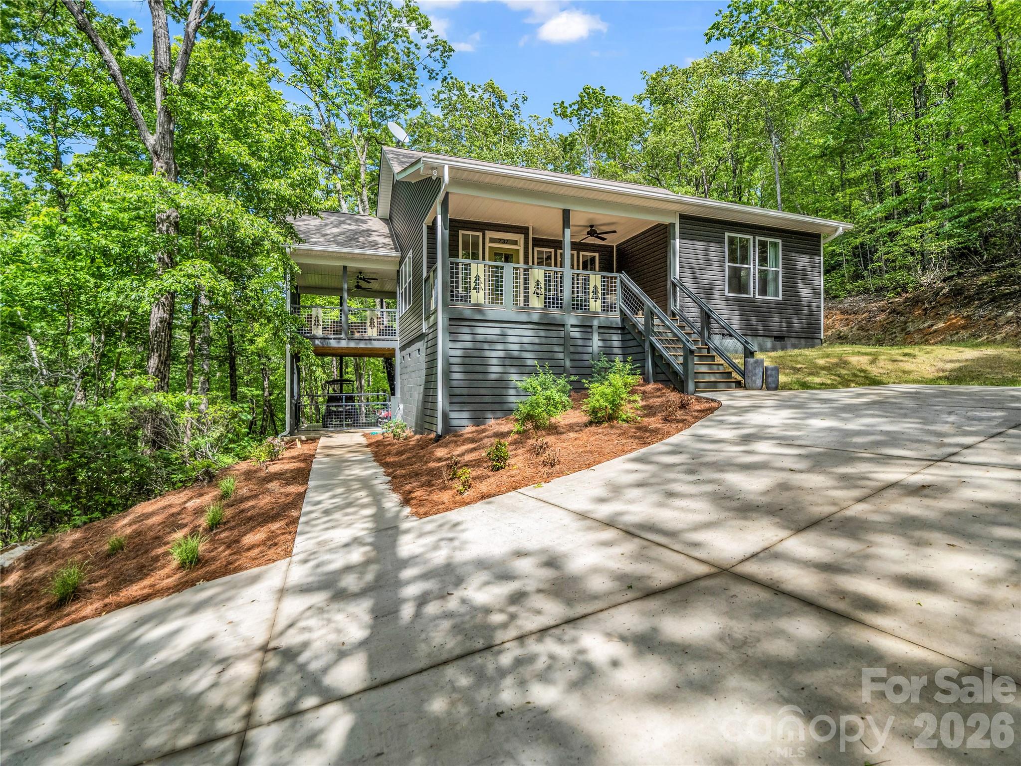 737 Melrose Mountain Road — Tryon