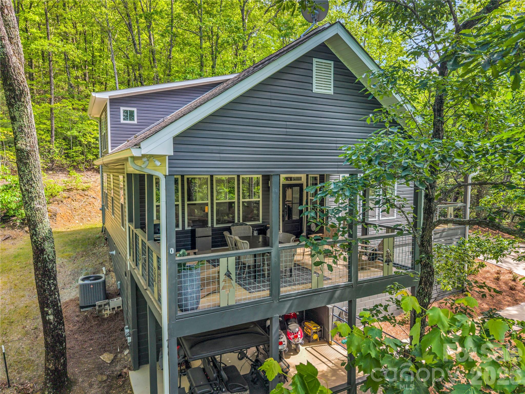 737 Melrose Mountain Road — Tryon