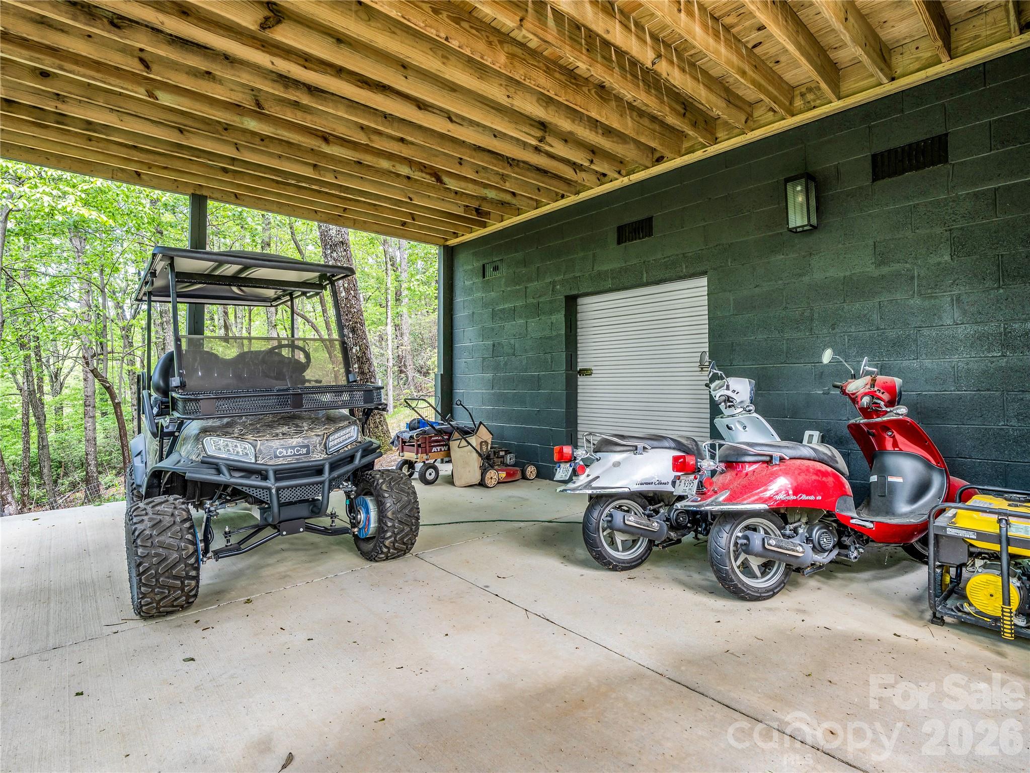 737 Melrose Mountain Road — Tryon
