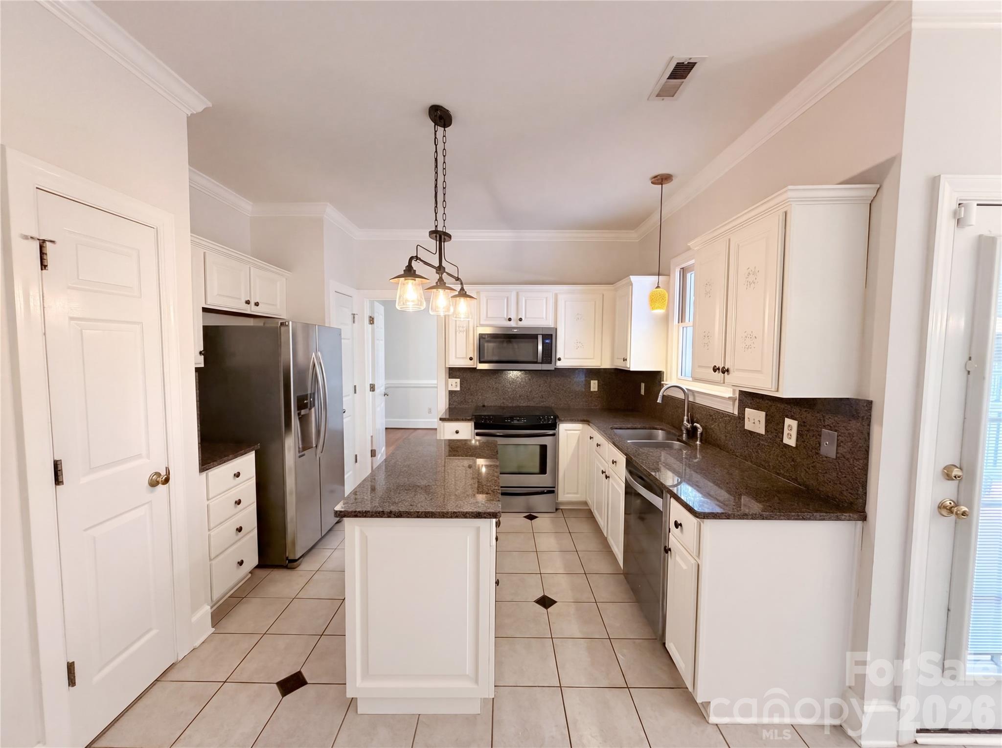 7906 Elphin Court — Charlotte