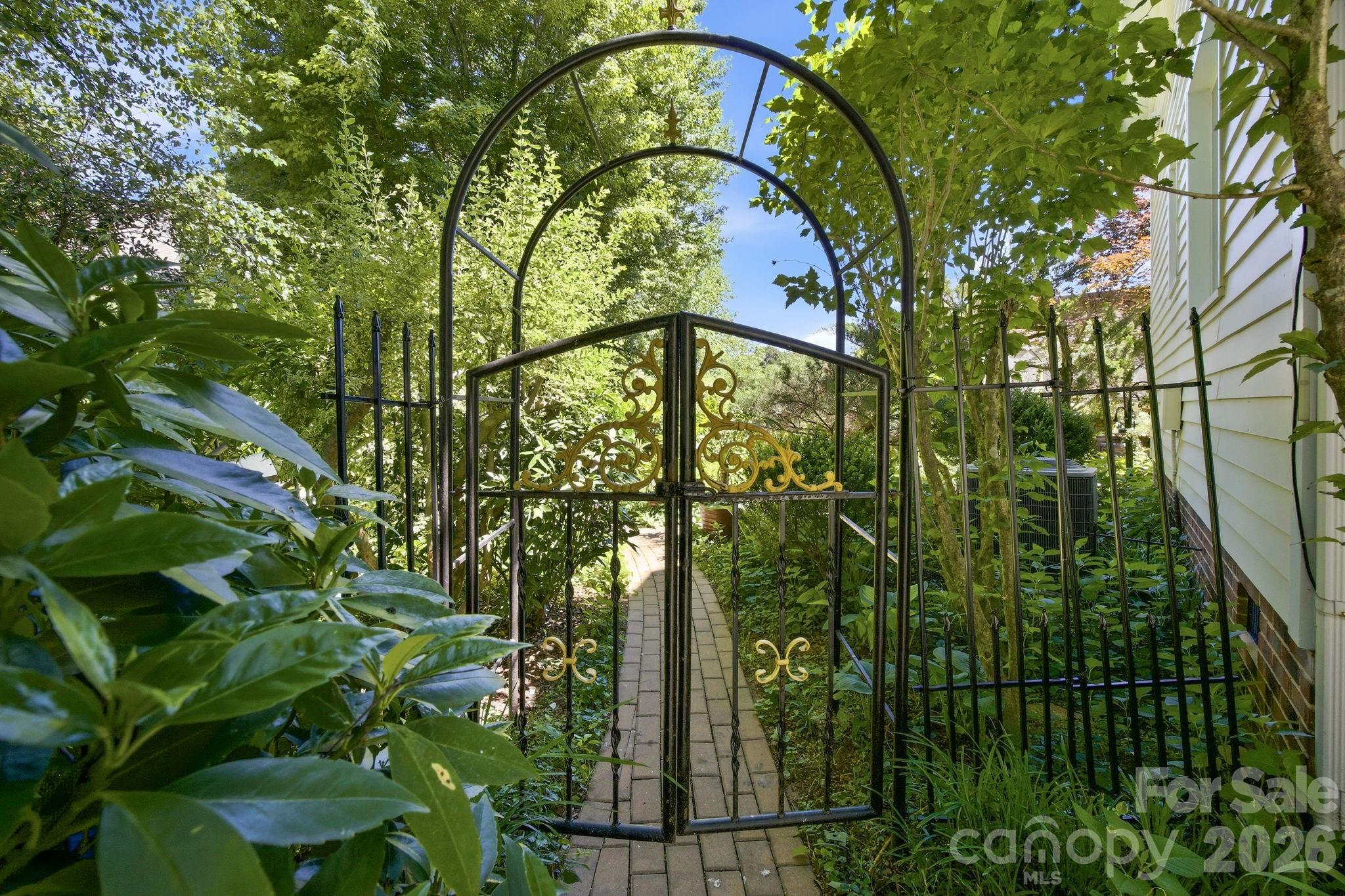 2608 Saintfield Place — Charlotte