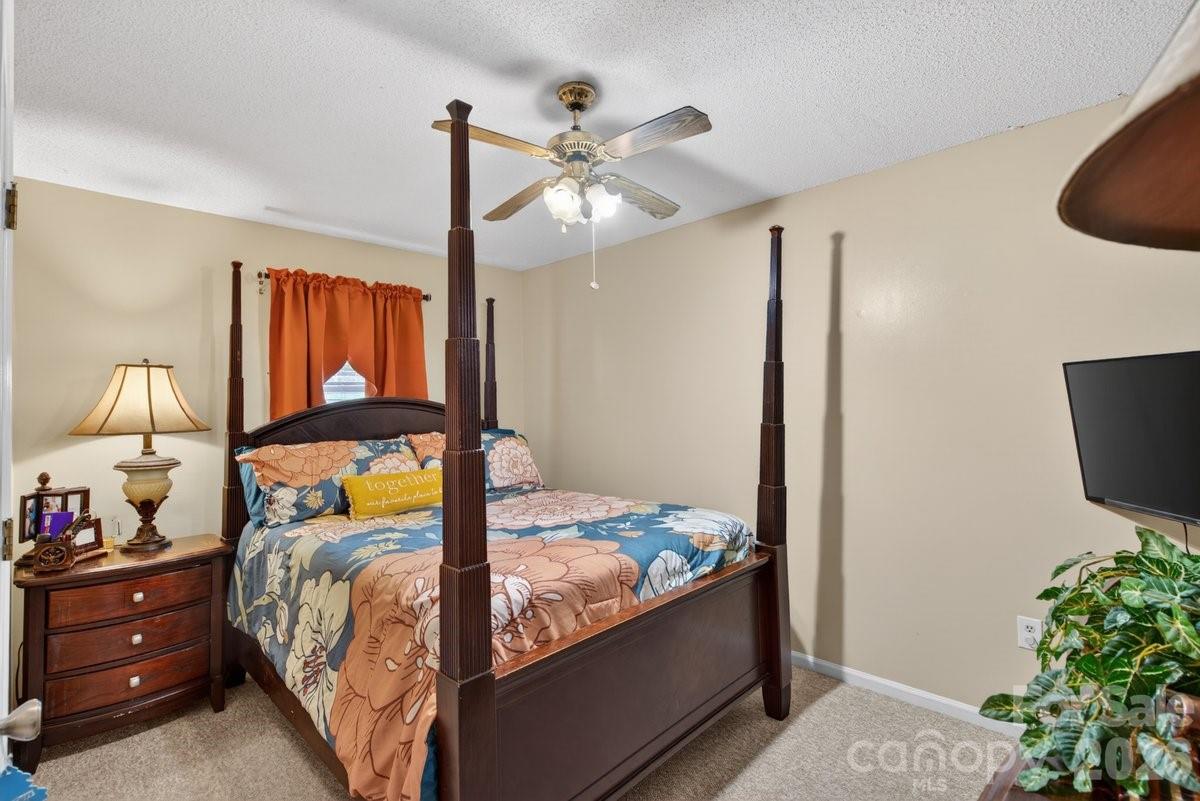 634 Hillcrest Drive #6 — Shelby
