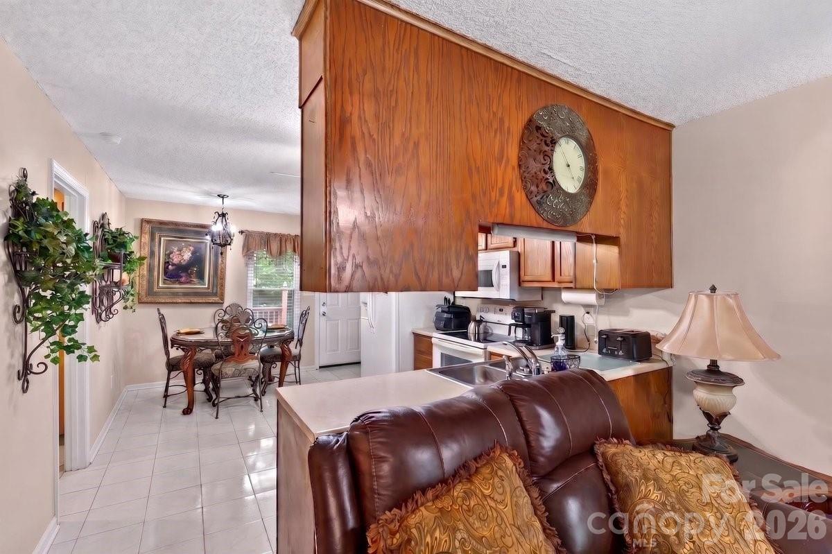634 Hillcrest Drive #6 — Shelby