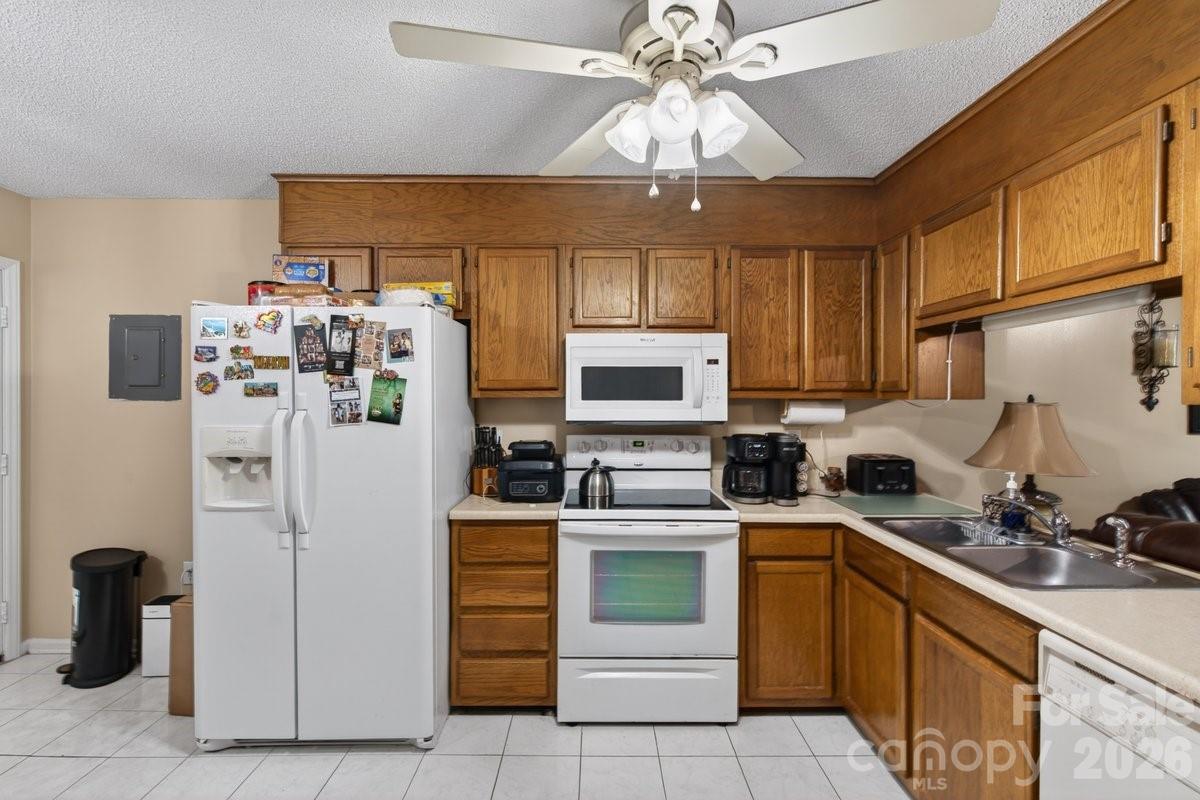 634 Hillcrest Drive #6 — Shelby