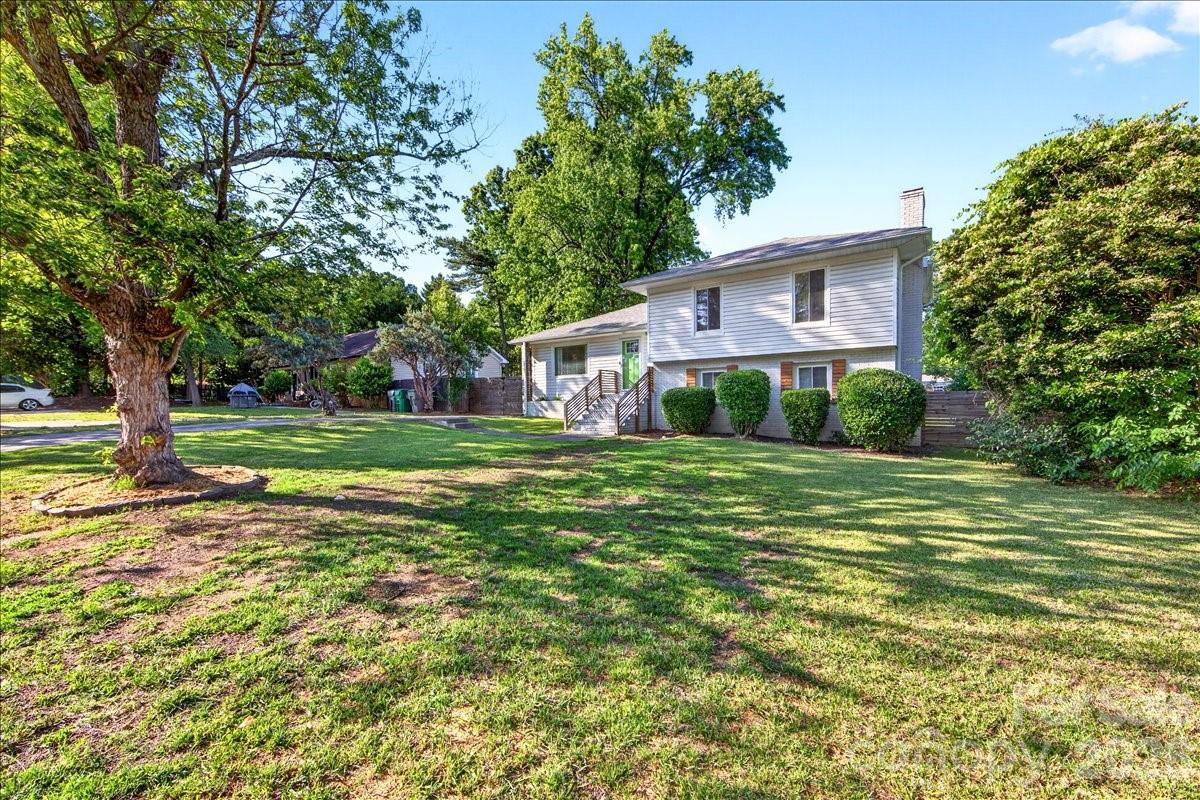 5907 Bluebonnet Road — Charlotte