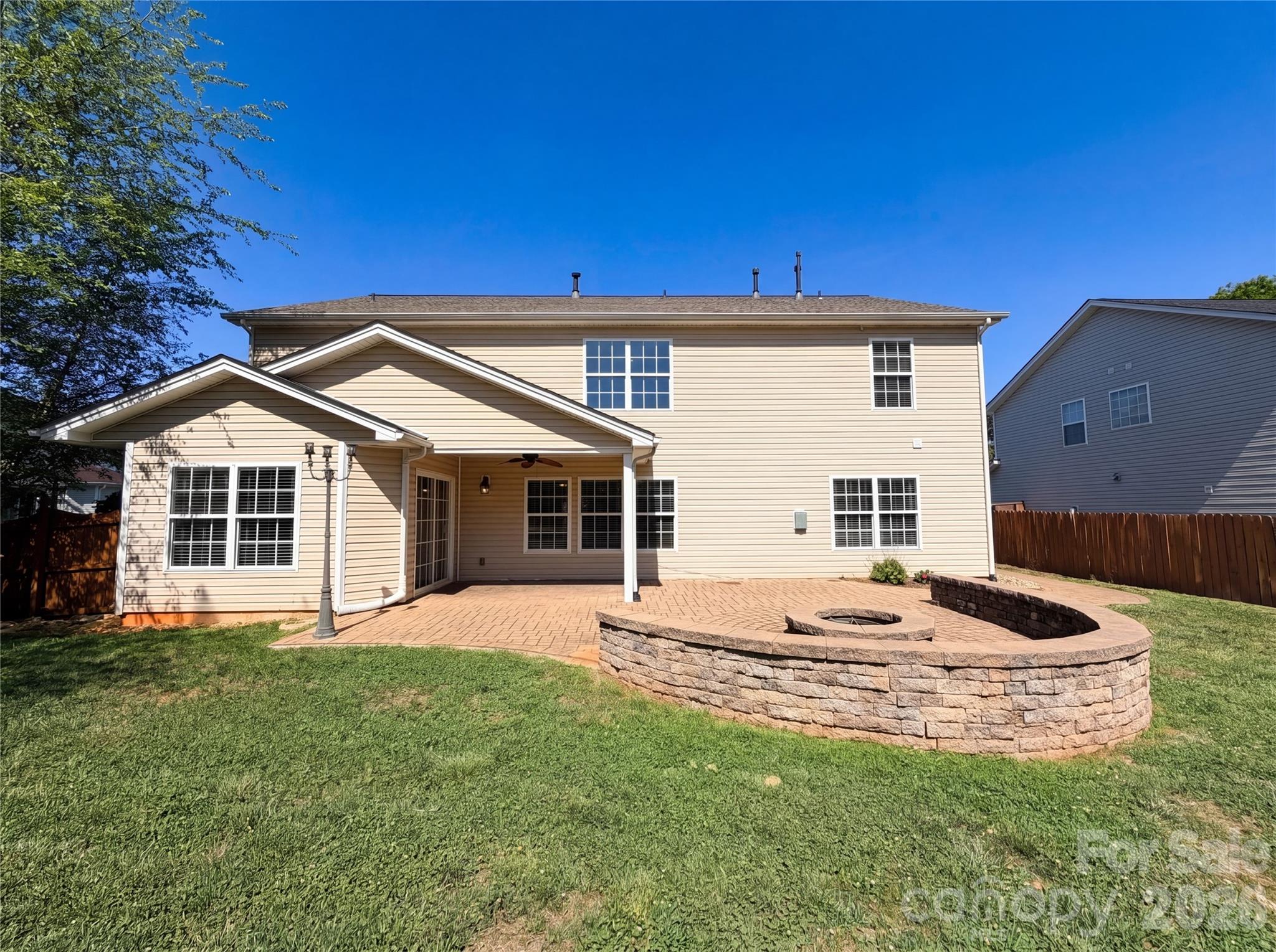 10016 Markus Drive — Charlotte