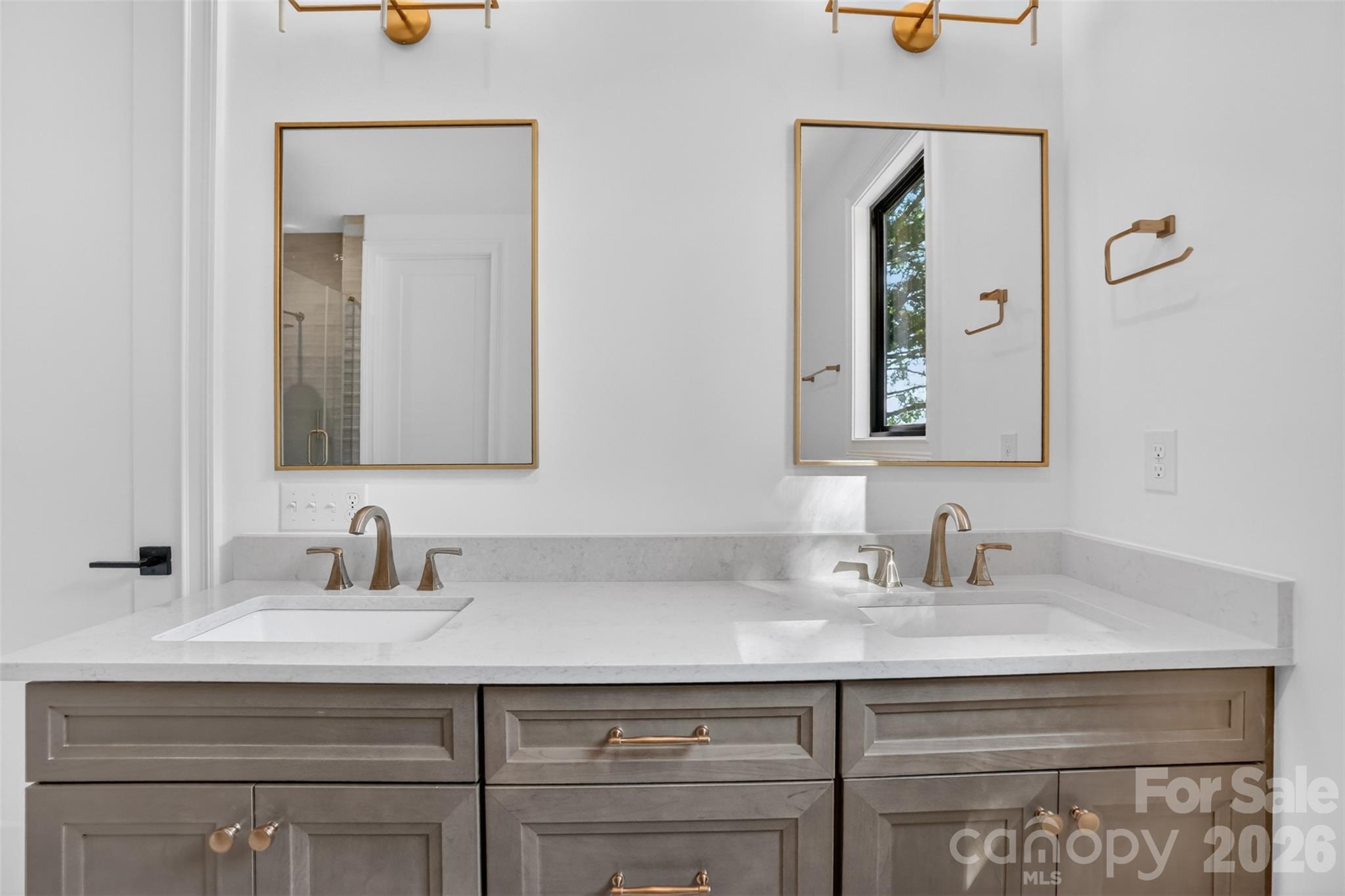 421 W Cama Street — Charlotte