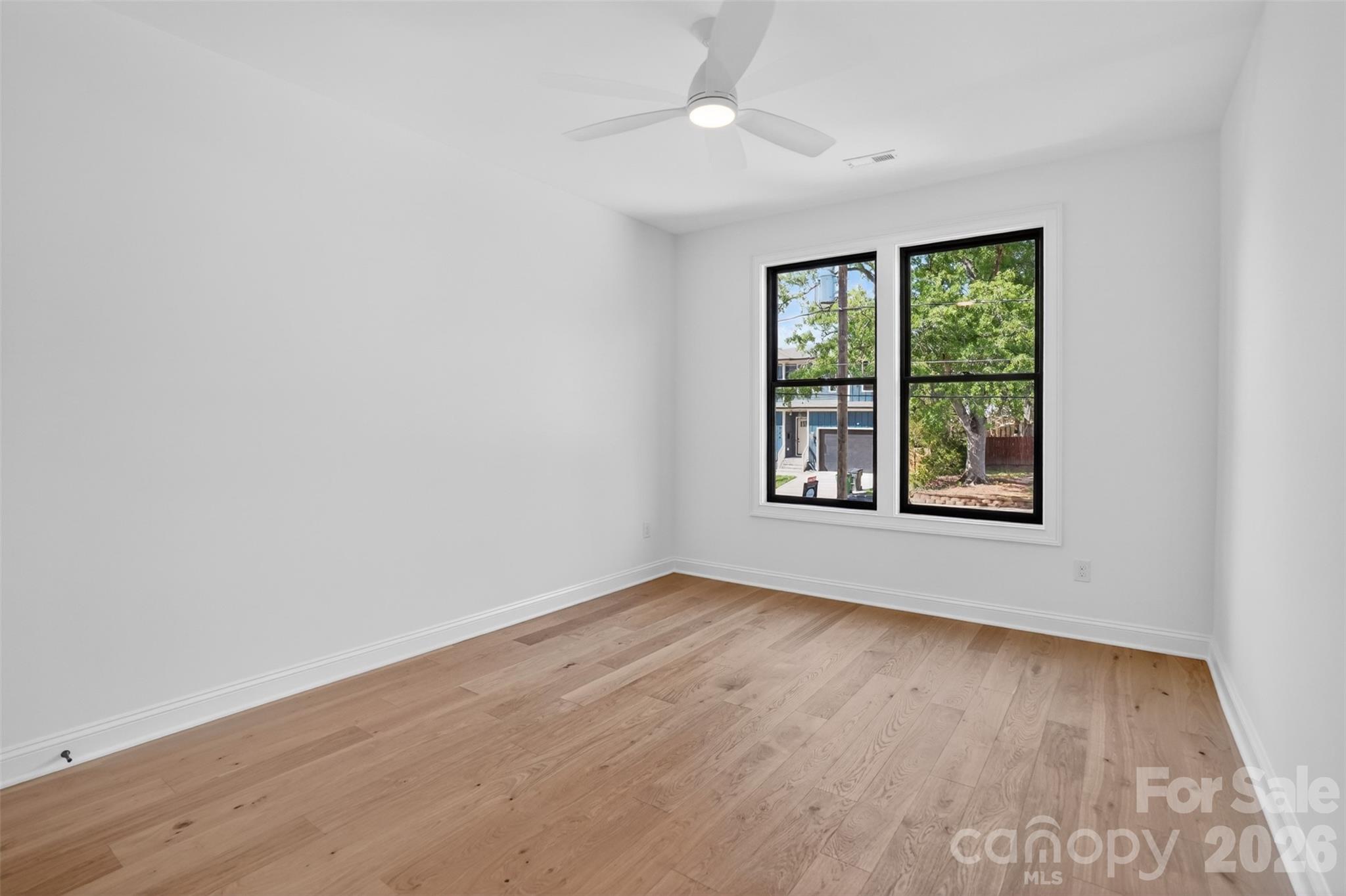 421 W Cama Street — Charlotte