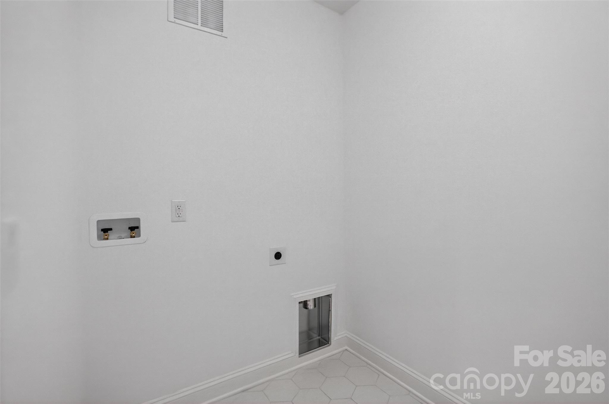 421 W Cama Street — Charlotte