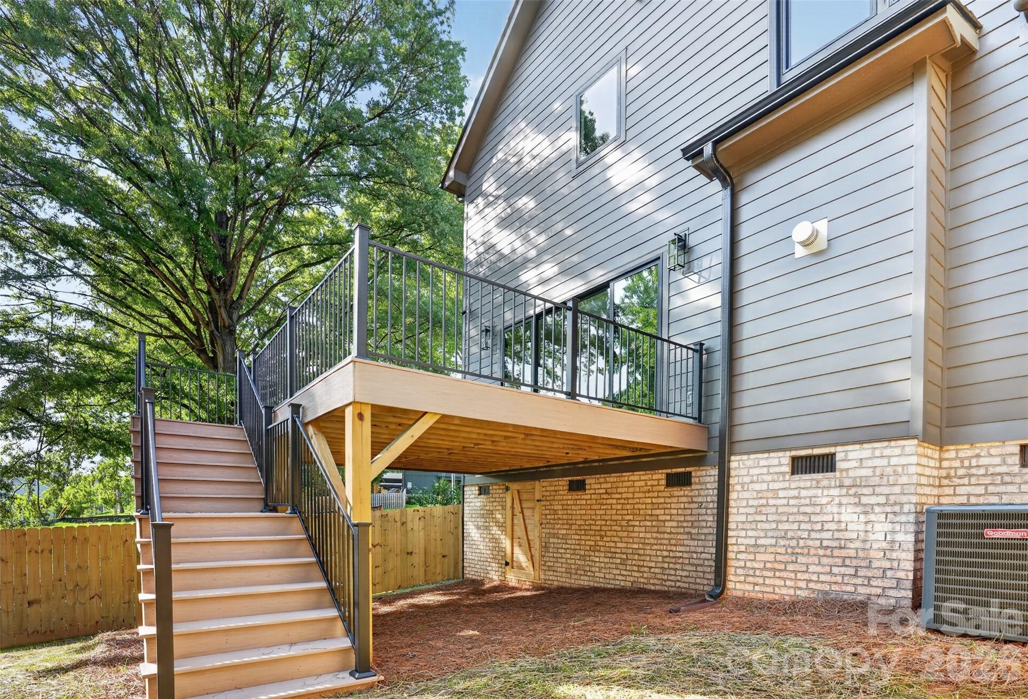421 W Cama Street — Charlotte