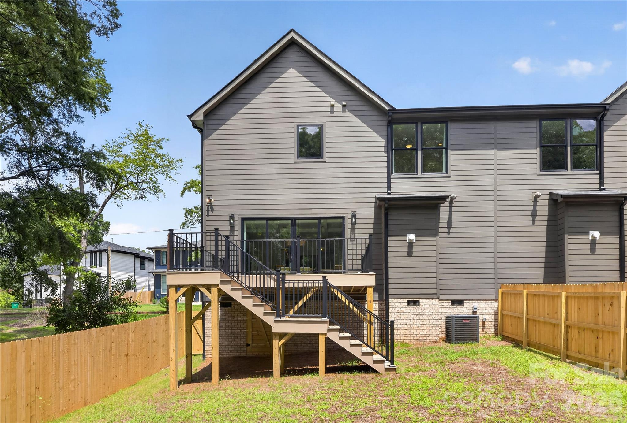 421 W Cama Street — Charlotte