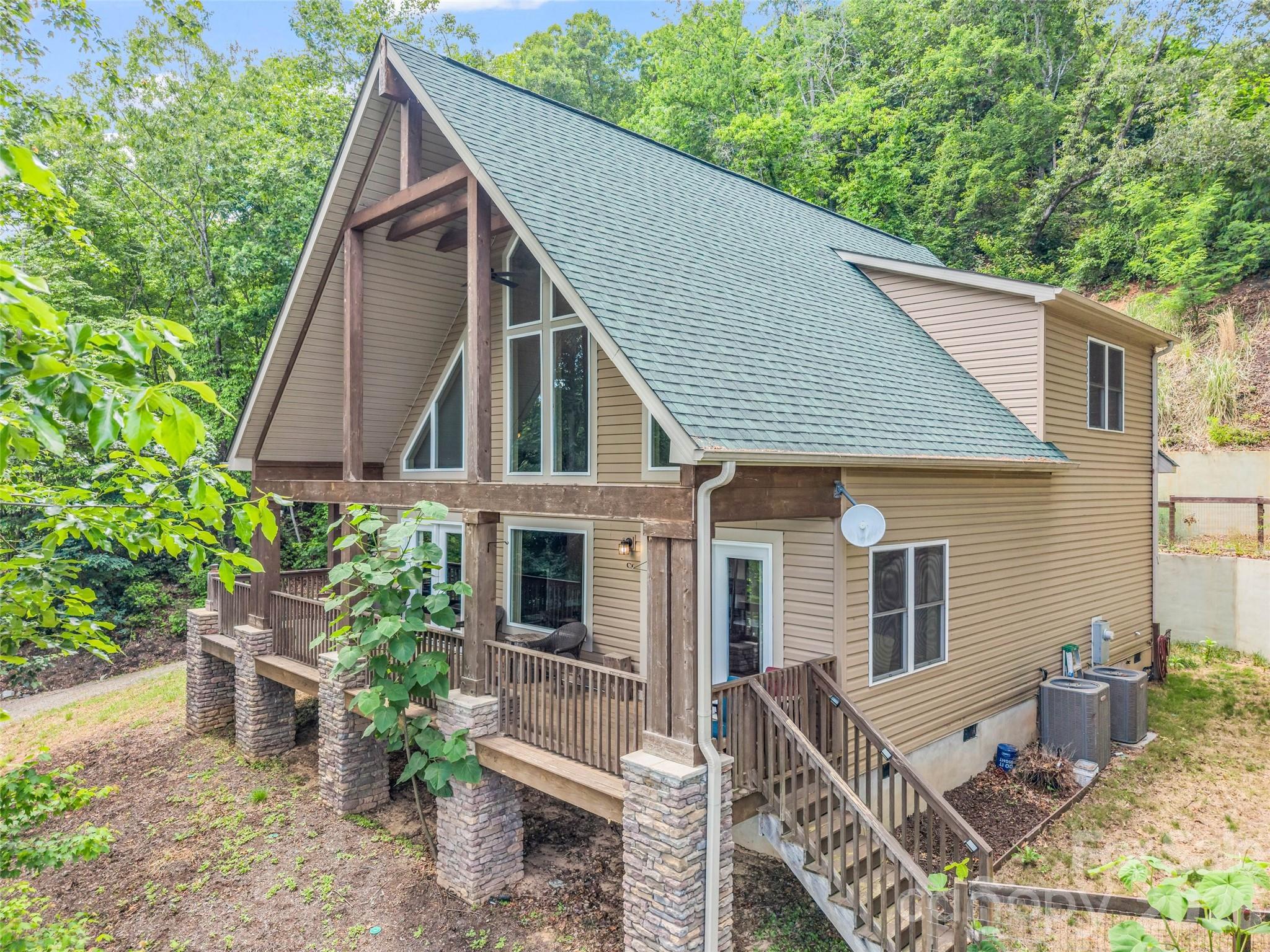 227 Snug Harbor Circle — Lake Lure
