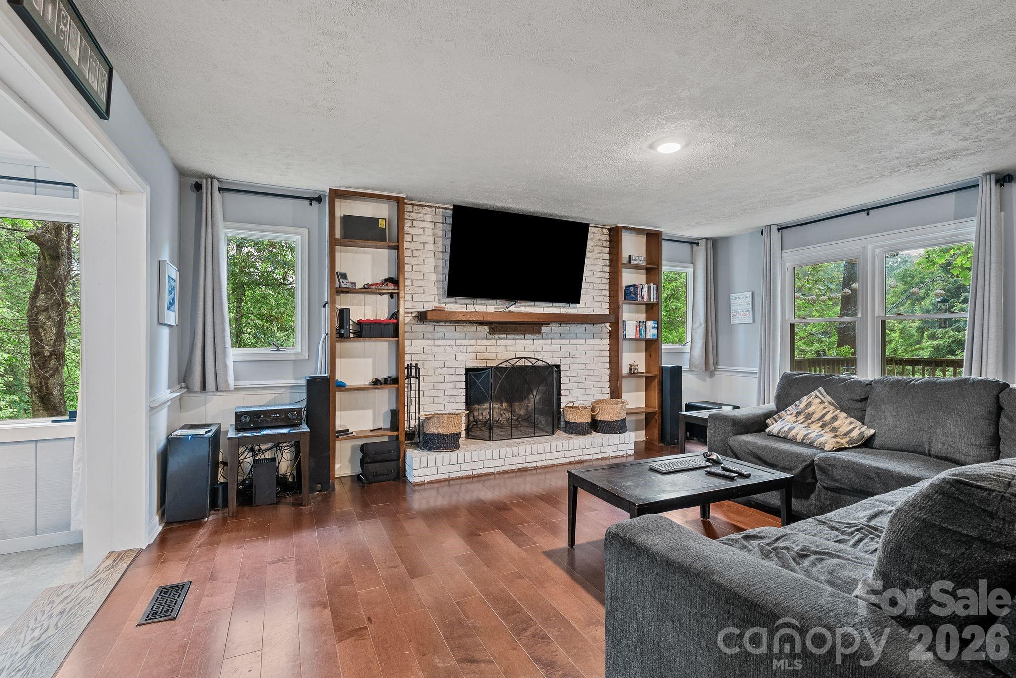 4 Beechwood Lakes Drive — Hendersonville