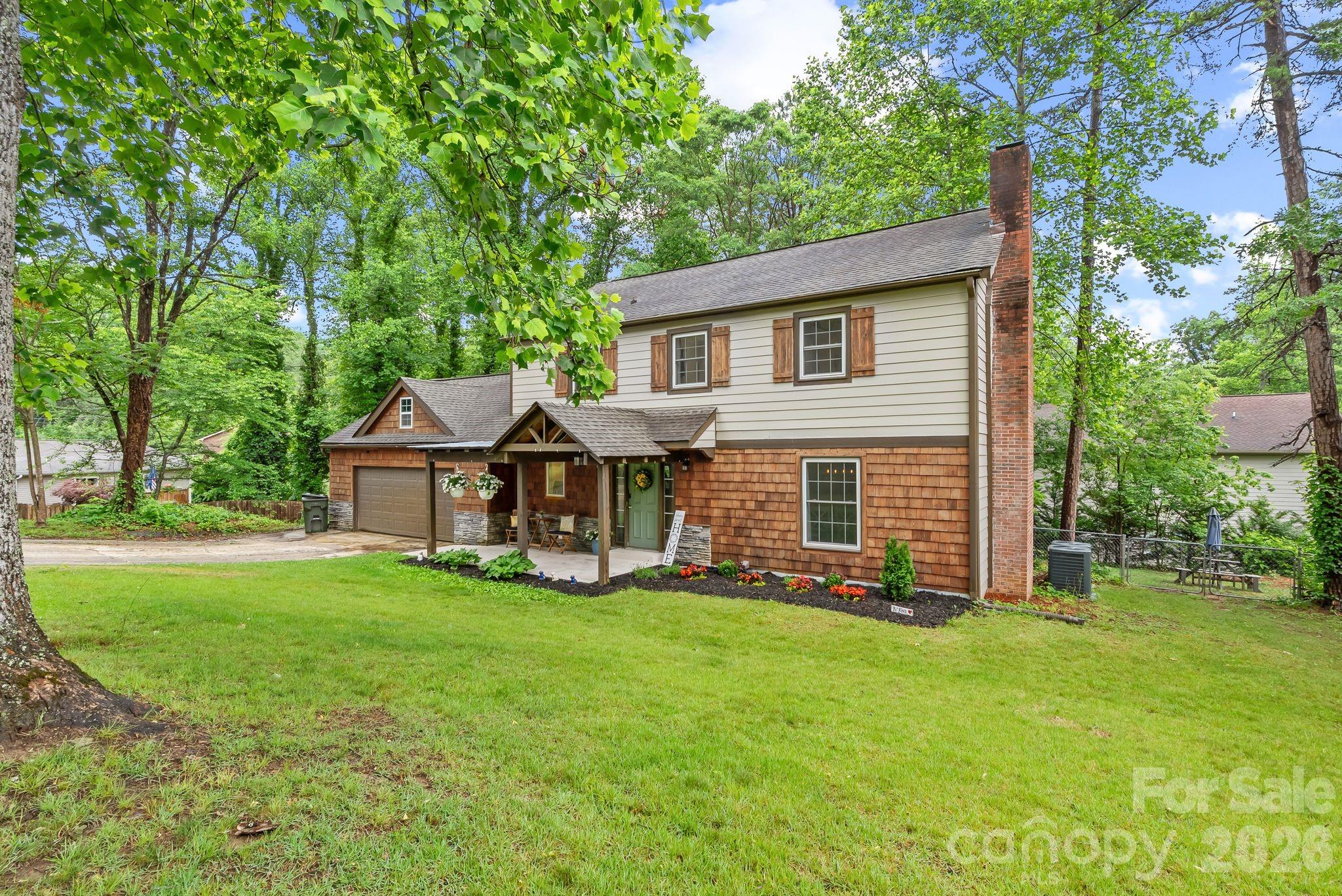 4 Beechwood Lakes Drive — Hendersonville
