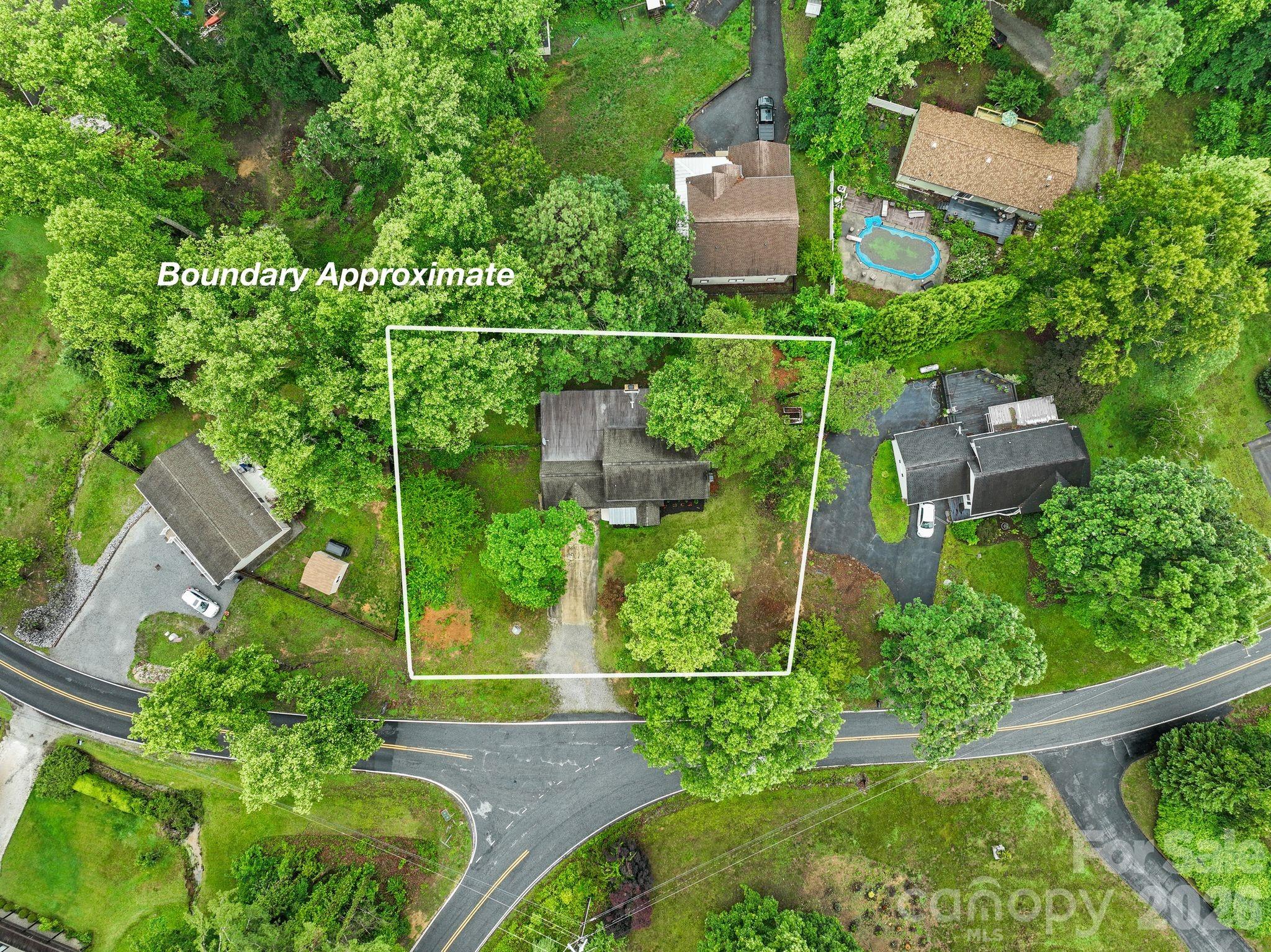 4 Beechwood Lakes Drive — Hendersonville