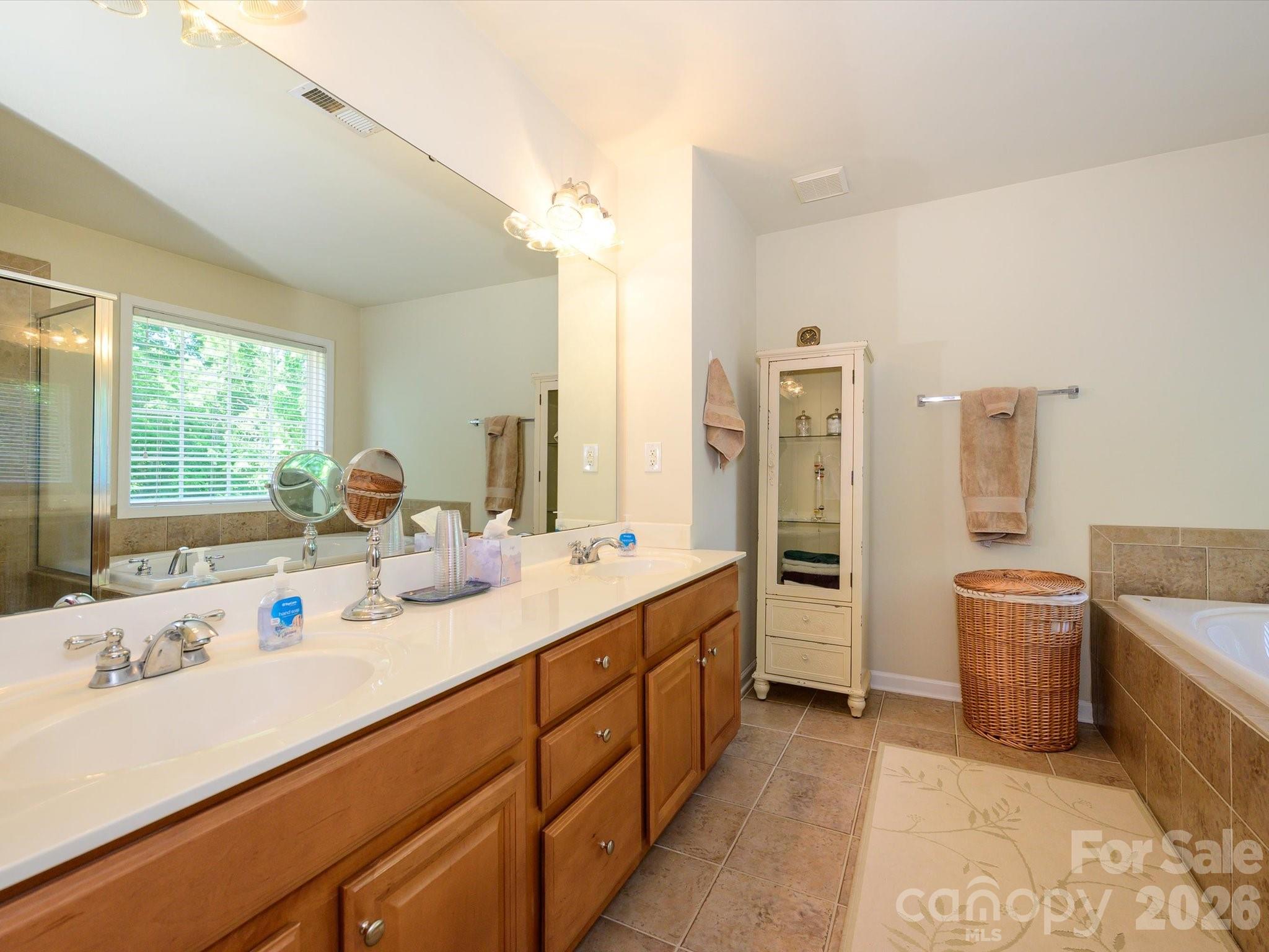 2172 Woodstream Road — Harrisburg