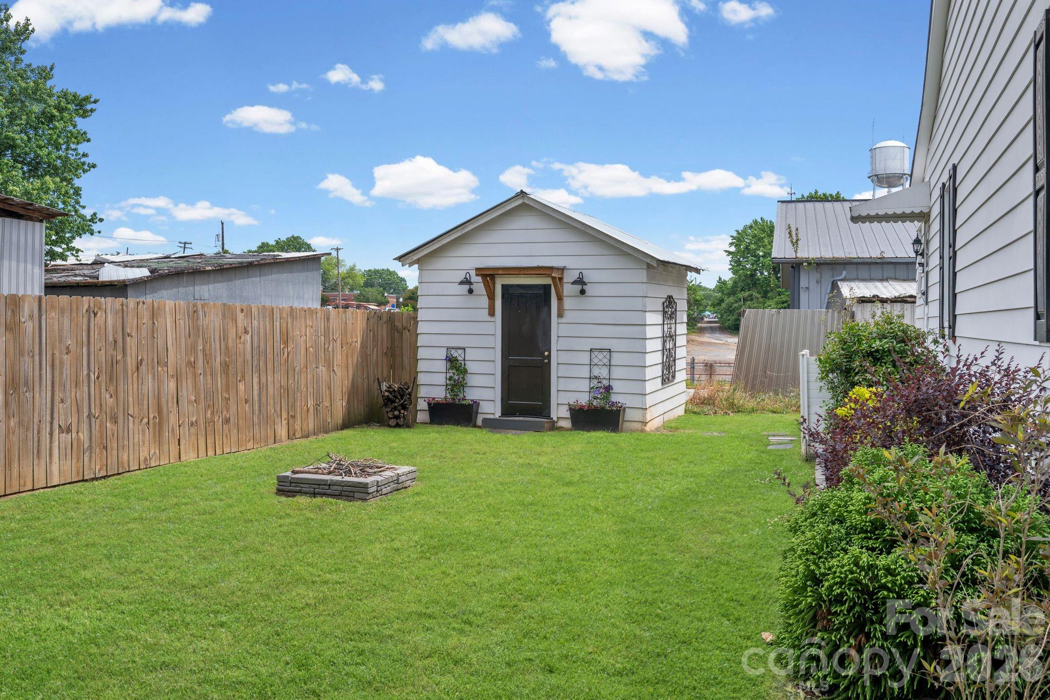 128 Avon Street — Mocksville