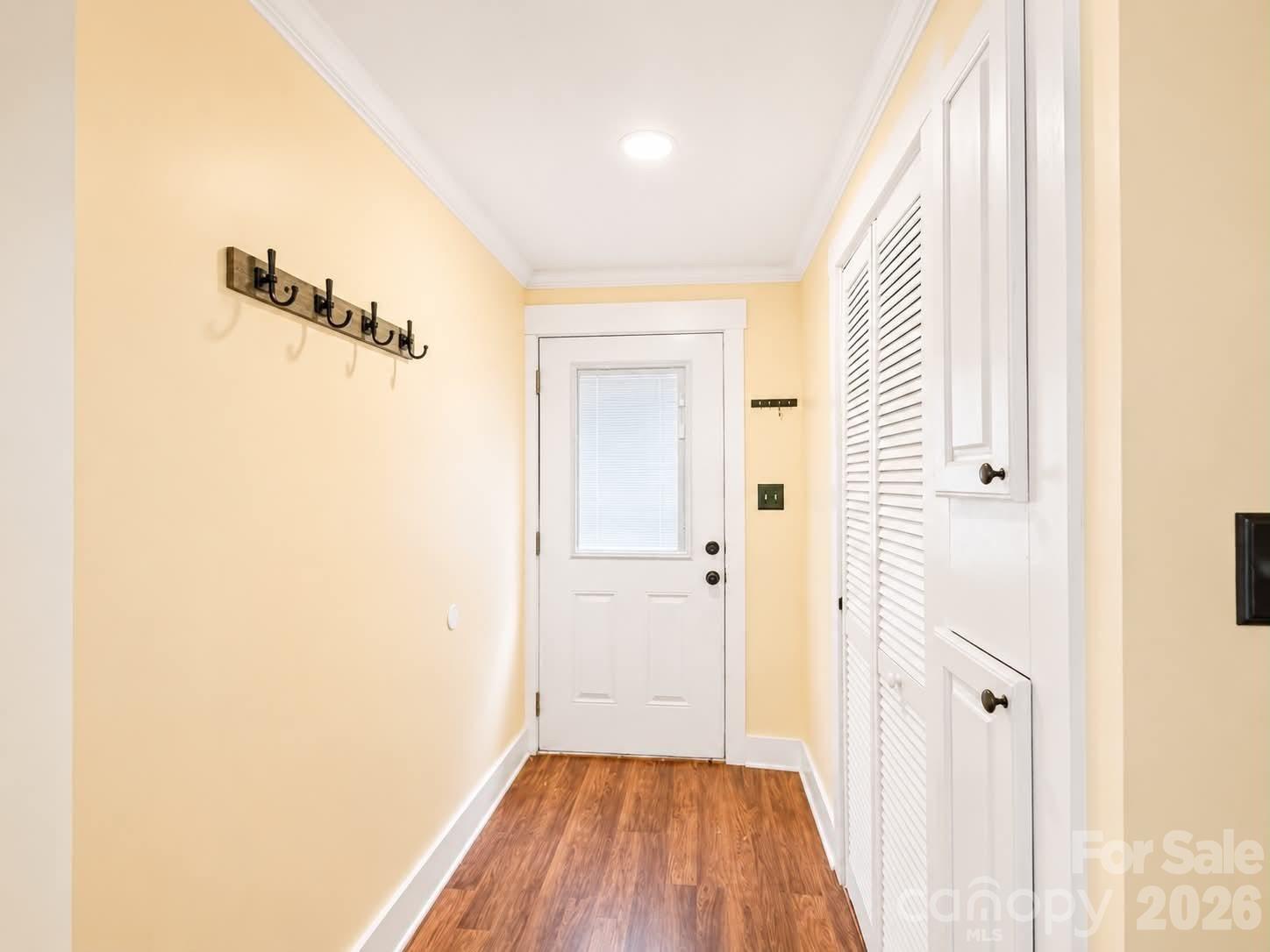383 E Catawba Avenue — Mooresville