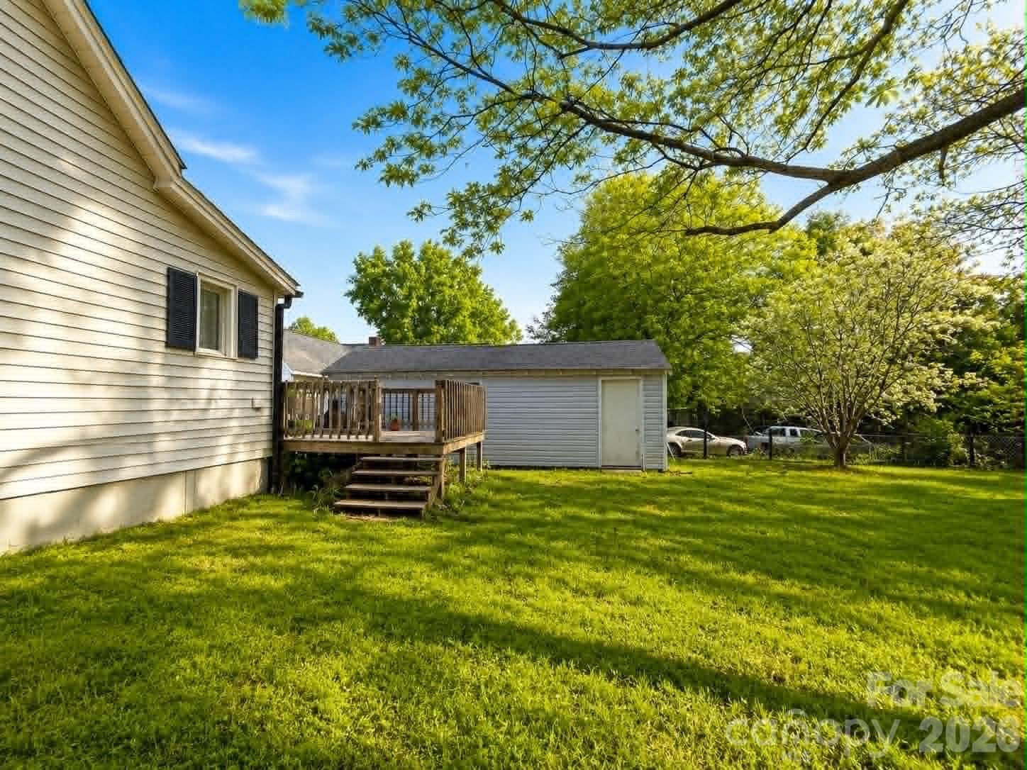 383 E Catawba Avenue — Mooresville