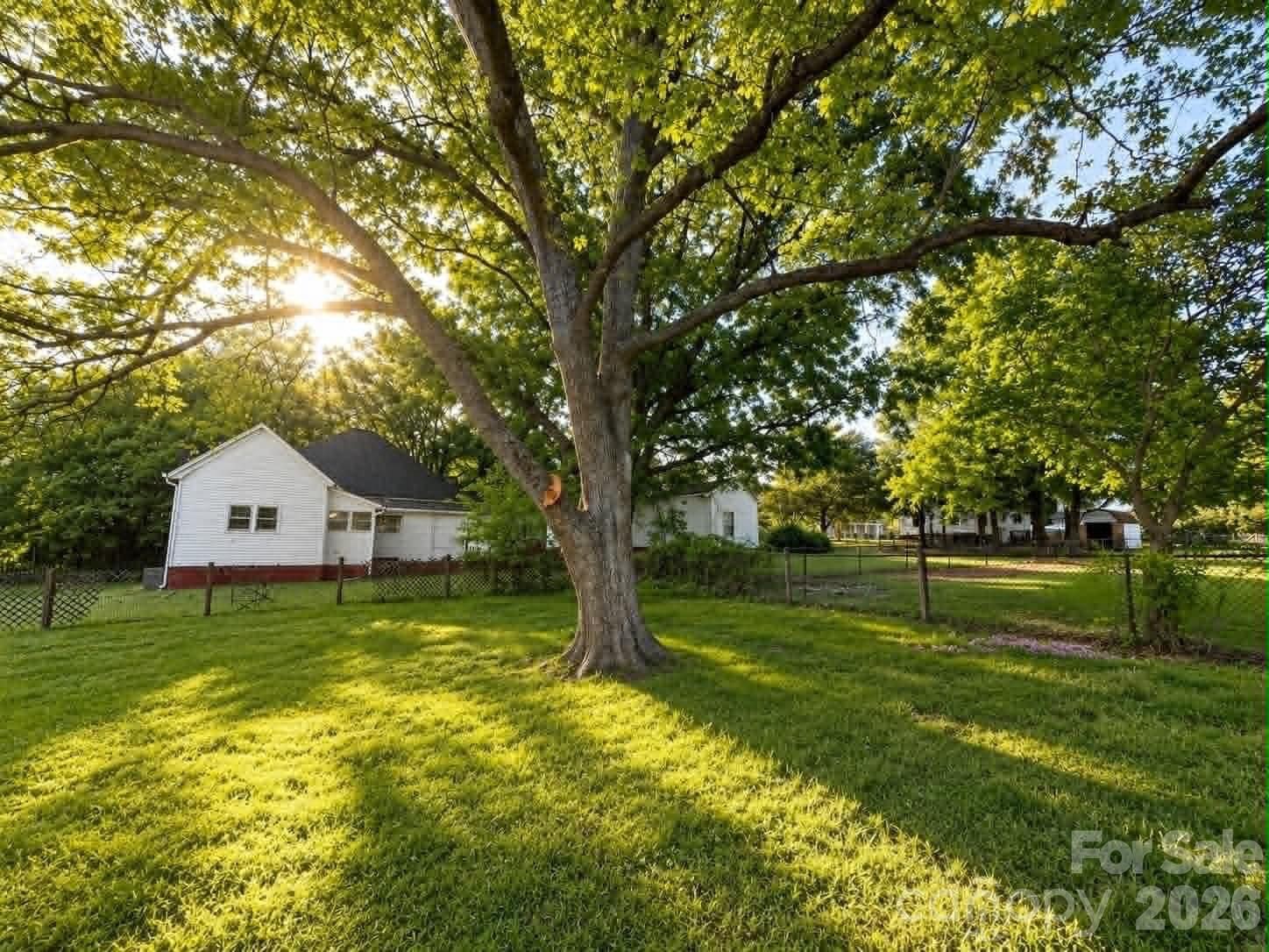 383 E Catawba Avenue — Mooresville