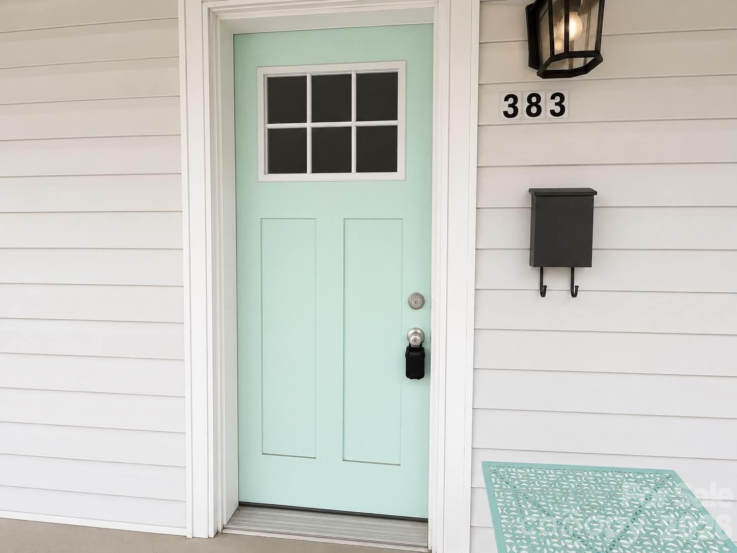 383 E Catawba Avenue — Mooresville